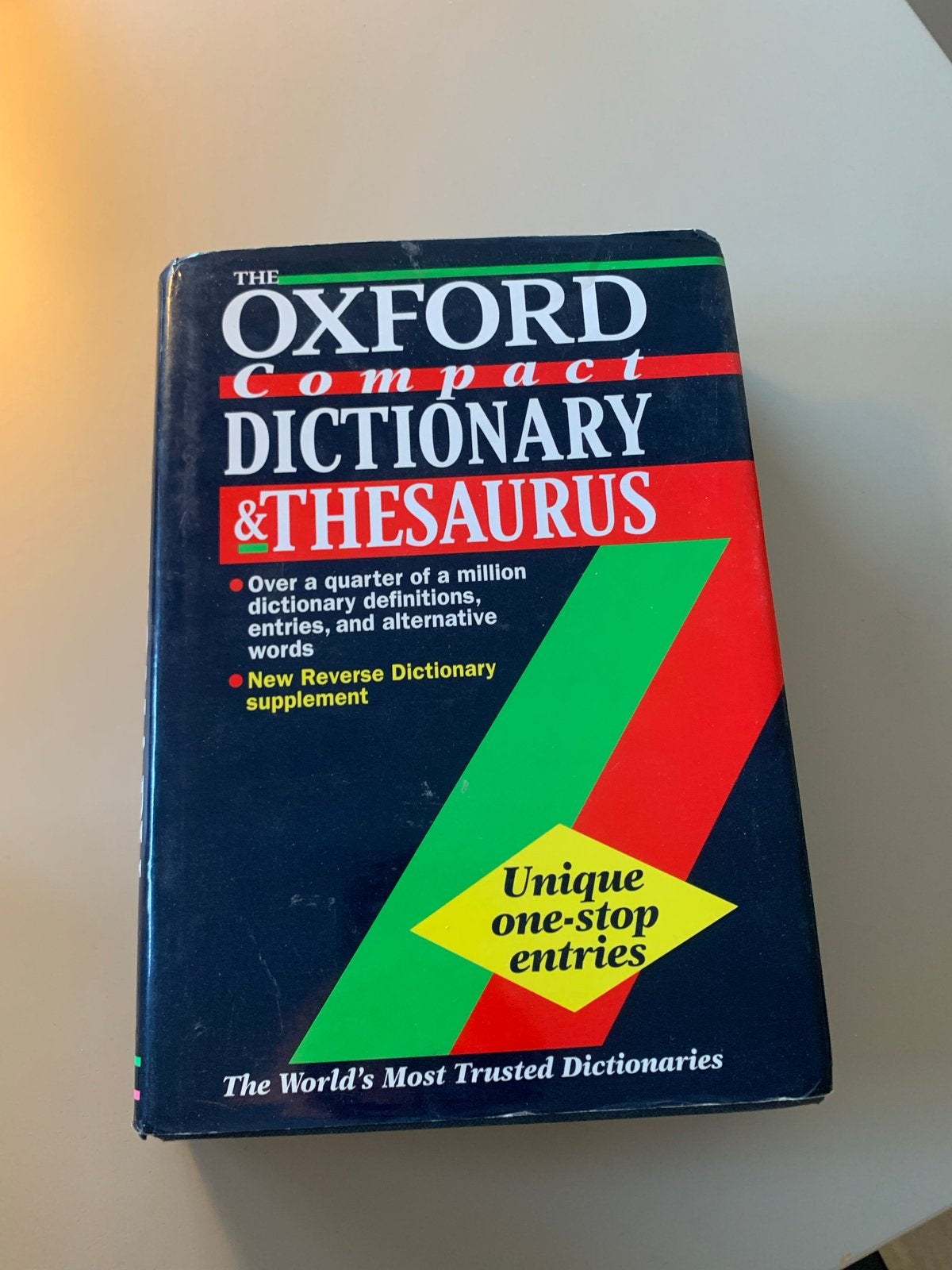 Oxford Compact Dictionary & Thesaurus (Engels), Boeken, Ophalen of Verzenden, Gelezen, Overige uitgevers, Engels