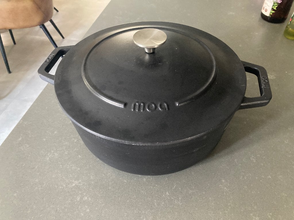 Gietijzeren MOA pan, Huis en Inrichting, Keuken | Potten en Pannen, Ophalen, Met deksel, Zo goed als nieuw, Overige merken