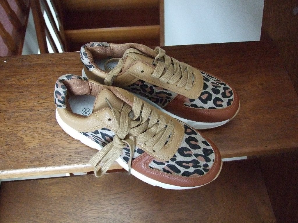 Superlichte sneakers in tijgerprint maat 38, Bruin, Nieuw, Ophalen of Verzenden, Sneakers of Gympen
