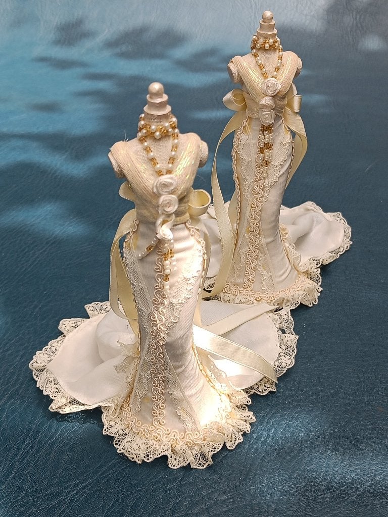 Aangeklede miniatuur etalagepop / bruidspop 20 cm hoog, Ophalen of Verzenden, Zo goed als nieuw, Fashion Doll