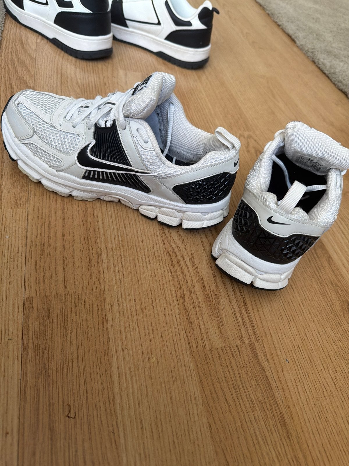 Nike Vomero 5 sneakers maat 36,5, Kleding | Dames, Schoenen, Ophalen of Verzenden, Gedragen, Wit, Sneakers of Gympen