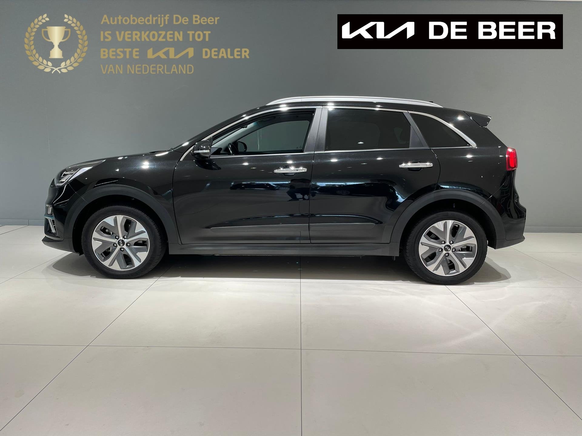KIA e-Niro Elektrisch 204pk Aut ExecutiveLine 3-fase Warmtep, 12 maanden, Gebruikt, 1712 kg, Zwart