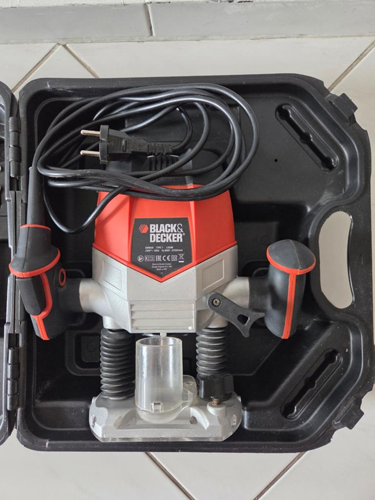 Black & Decker Bovenfrees KW900E 1200W met koffer, Ophalen of Verzenden, Bovenfrees, Elektrisch, Black & Decker