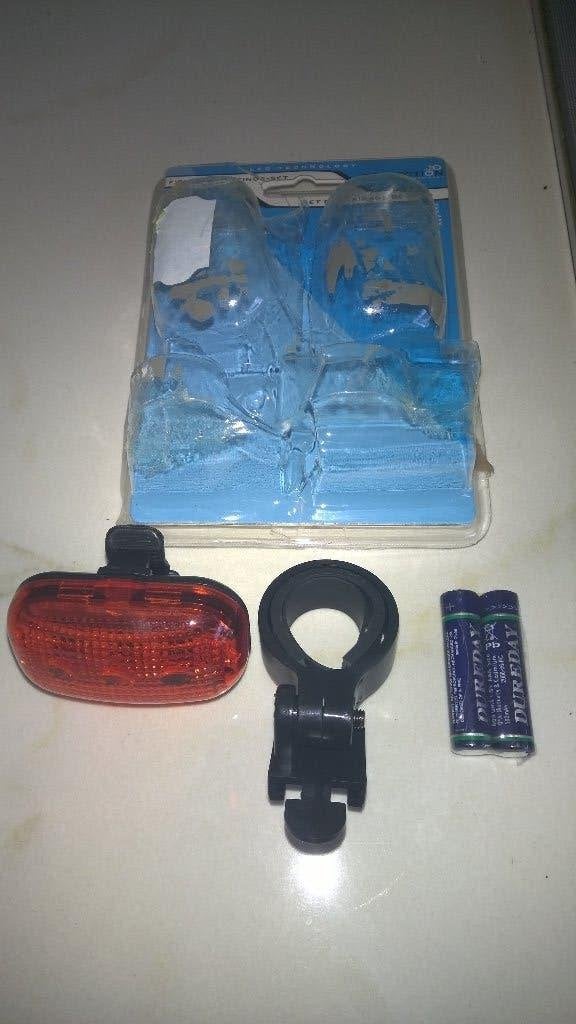 Fietsverlichting / achter, Ophalen of Verzenden, Nieuw, Batterij, Achterlicht