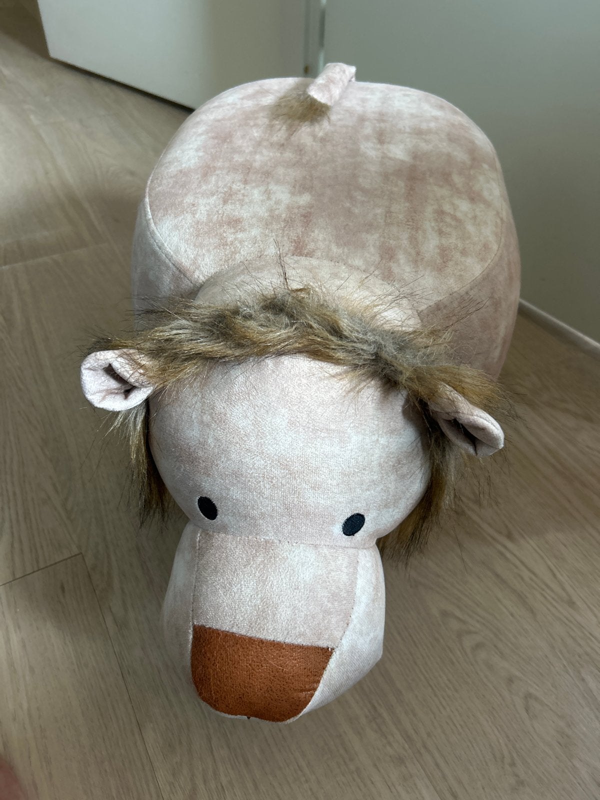 Leuke leeuw poef/voetenbankje voor kinderkamer van Kwantum, Kinderen en Baby's, Ophalen, Zo goed als nieuw, Middelgroot (20 tot 80 cm)