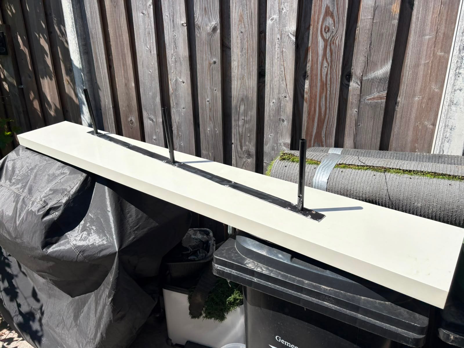 2 × IKEA plank met zwarte beugels, Ophalen of Verzenden, Gebruikt