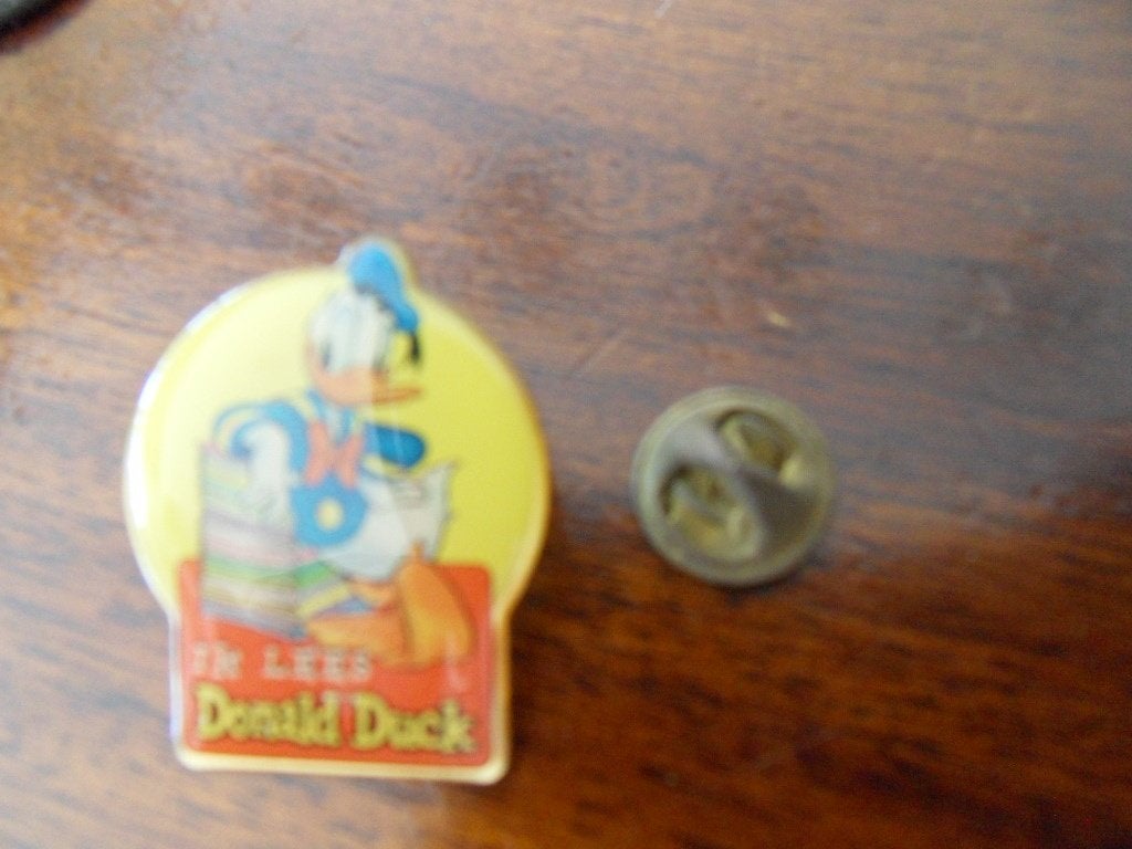 DISNEY pin ik lees Donald Duck, Ophalen of Verzenden, Gebruikt, Overige onderwerpen