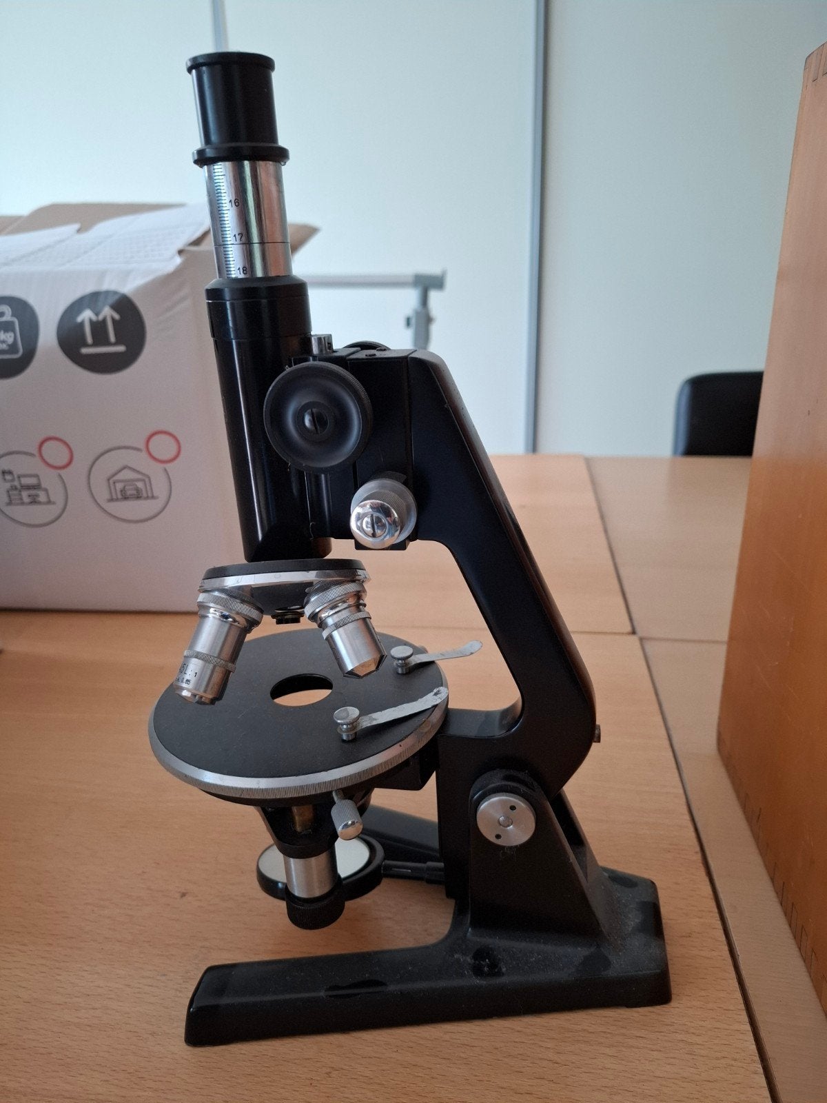 Antieke W&H Seibert Wetzlar microscoop met houten kist, Ophalen, Gebruikt, Minder dan 400x