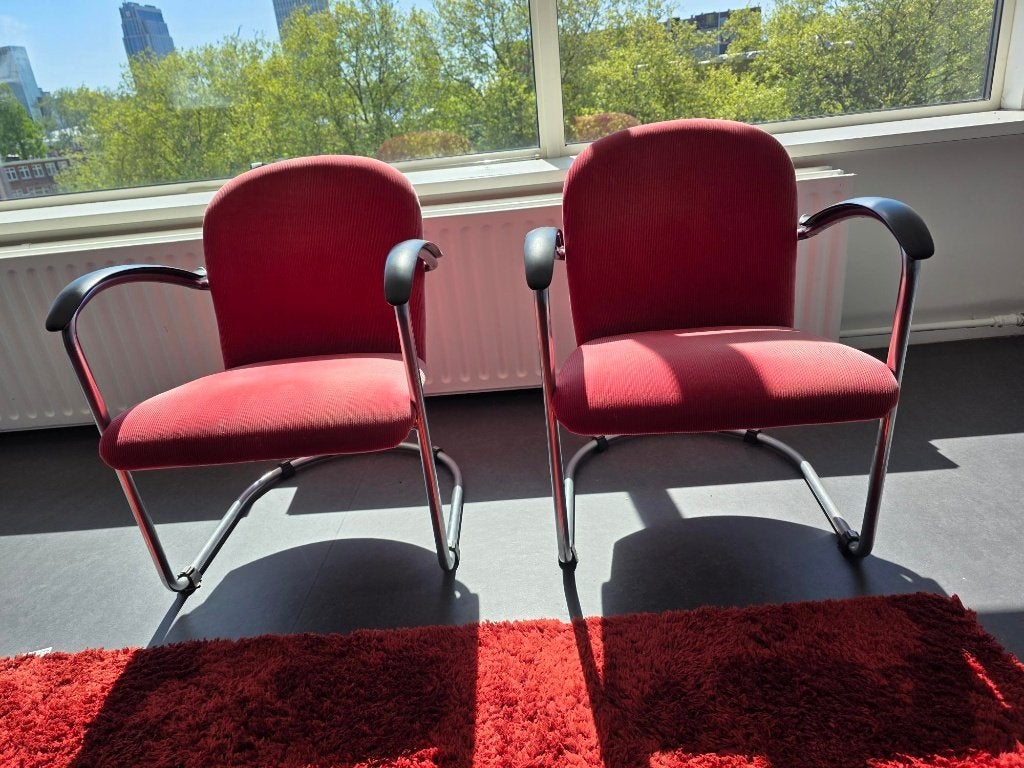 2 gispen stoeltjes, Ophalen