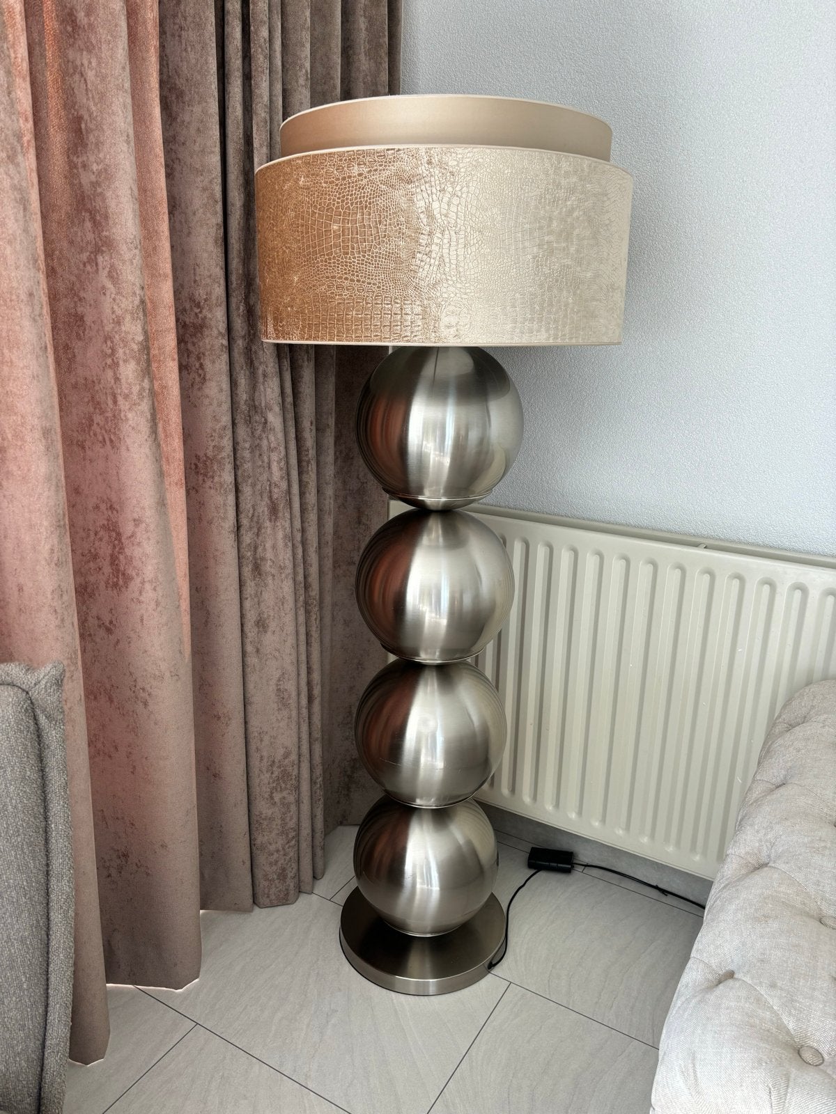Custom made elegante staande lamp met dubbele kap en bollen, Ophalen of Verzenden, Zo goed als nieuw, Metaal, 150 tot 200 cm