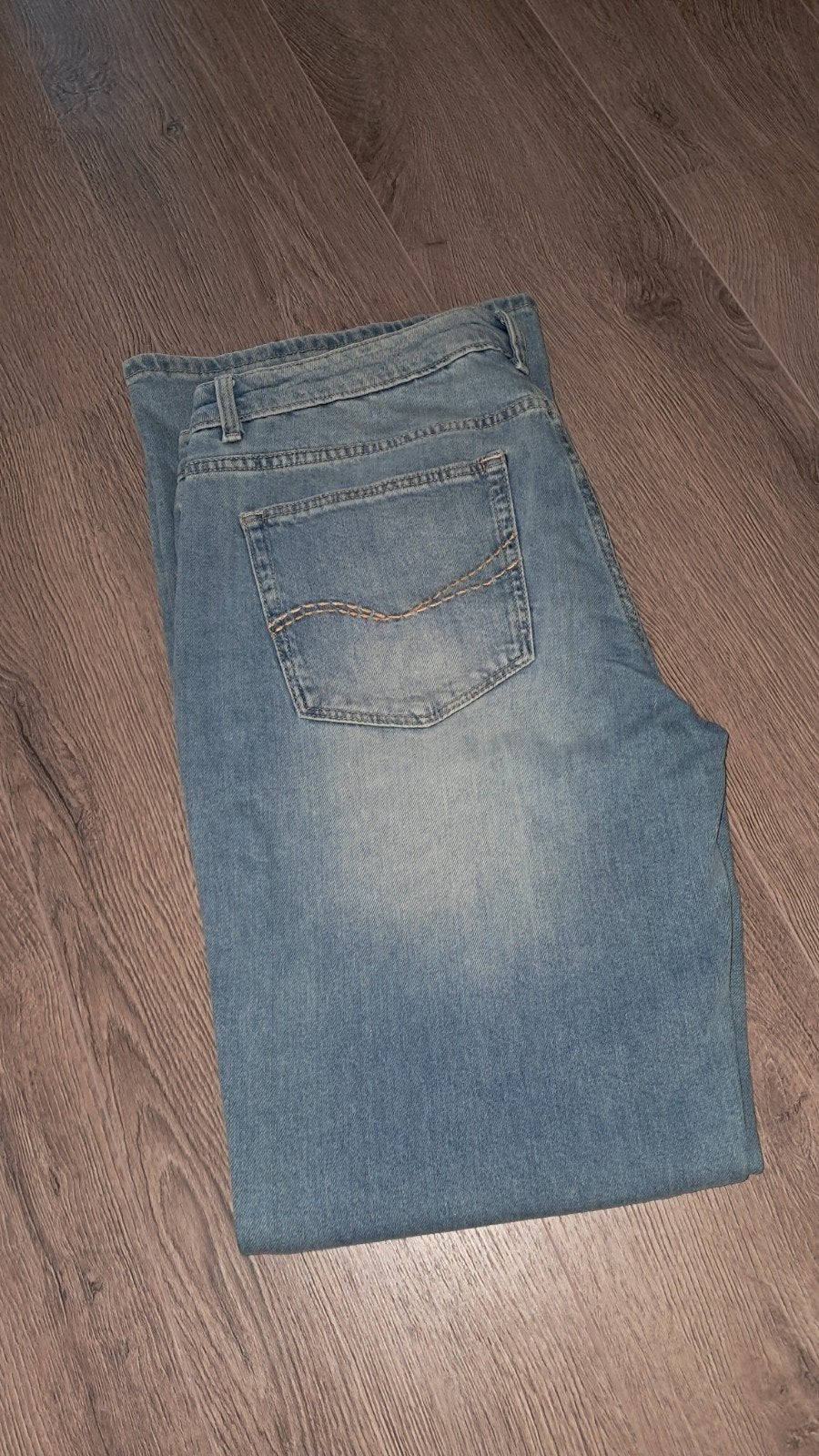 Bershka jeans maat 44. Nieuw!, Ophalen of Verzenden, Nieuw, Blauw, W33 - W36 (confectie 42/44)