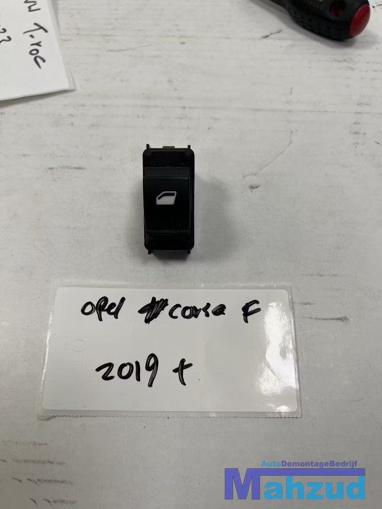 OPEL CORSA F Raam schakelaar 98044803ZD 2019+, Auto-onderdelen, Info@fabrikant.eu, Fabrikantstraat 1
1000 AA  Amsterdam, NL, Opel