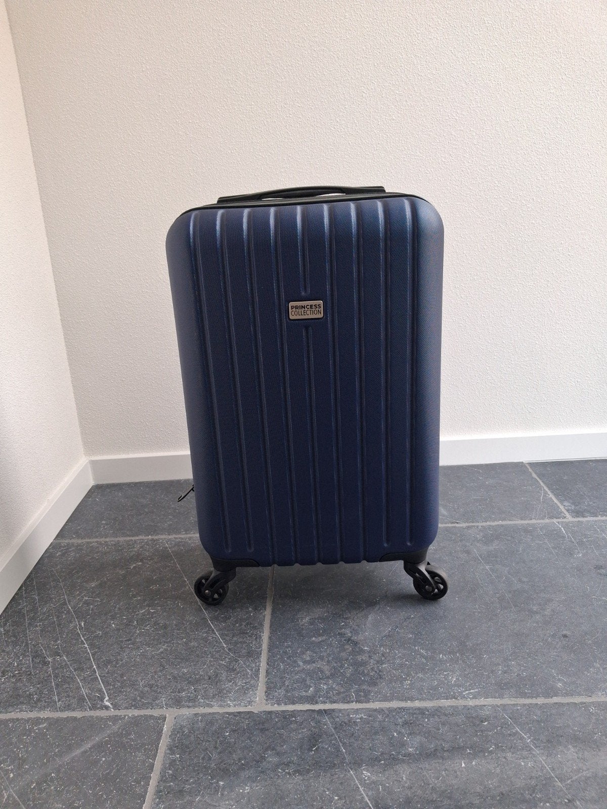Te koop kleine Trolley, Sieraden, Tassen en Uiterlijk, Koffers, Wieltjes, 50 tot 60 cm, Hard kunststof, Nieuw