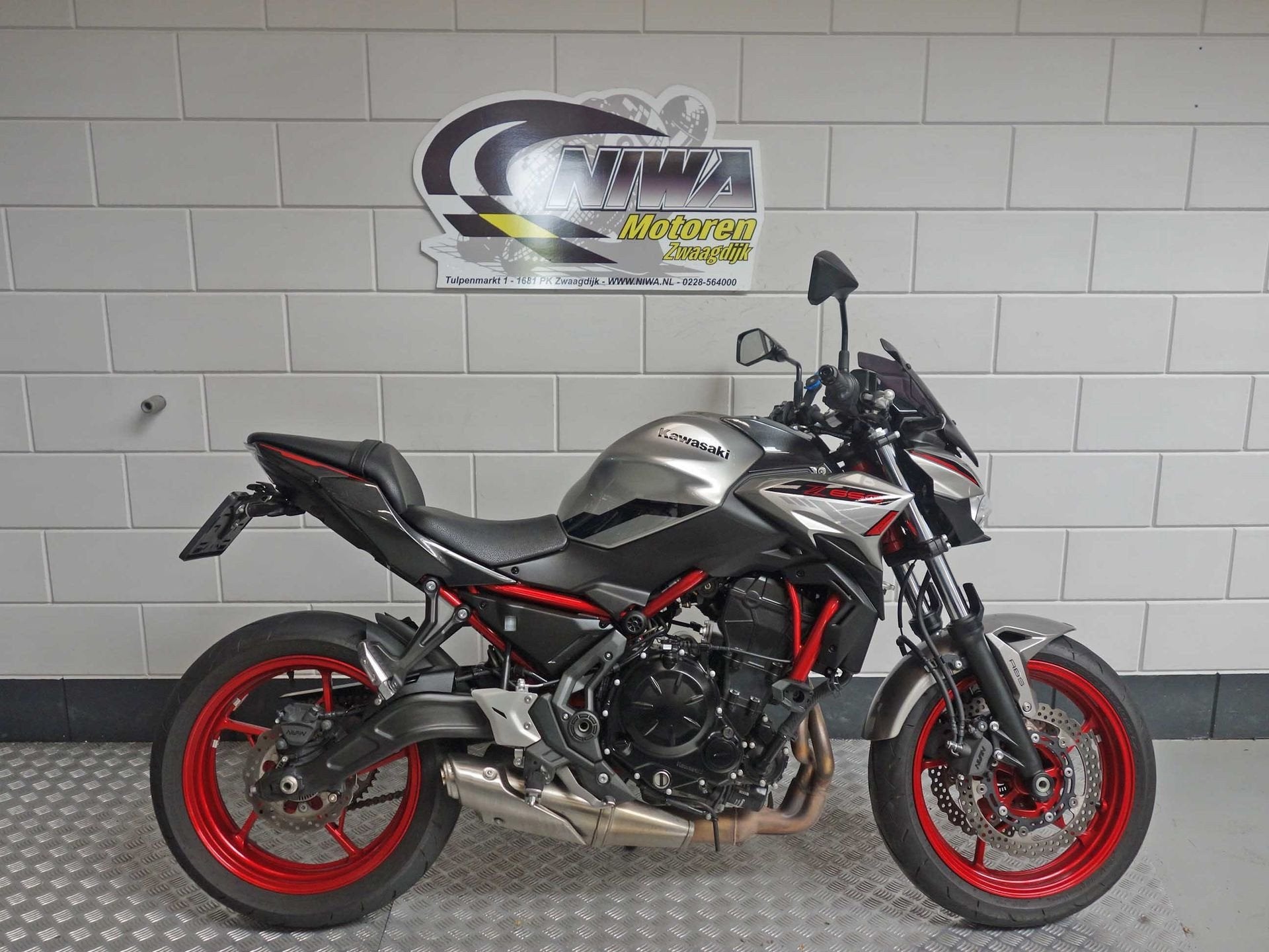 Kawasaki Z650, Motoren, LED Verlichting, 649 cc, Handgeschakeld, 12 t/m 35 kW