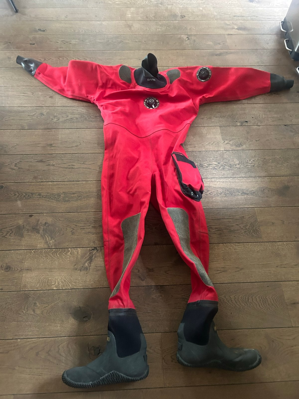 BARE COM Trilam HD Pro Drysuit XL - Rood, Ophalen, Zo goed als nieuw, Dame of Heer, Drysuit