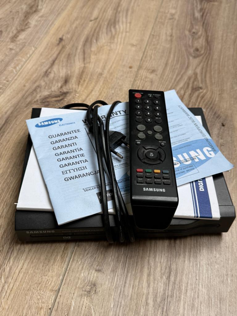 Samsung DCB-B270R Digitale Kabelontvanger met Afstandsbedien, Ophalen, Gebruikt, Decoder