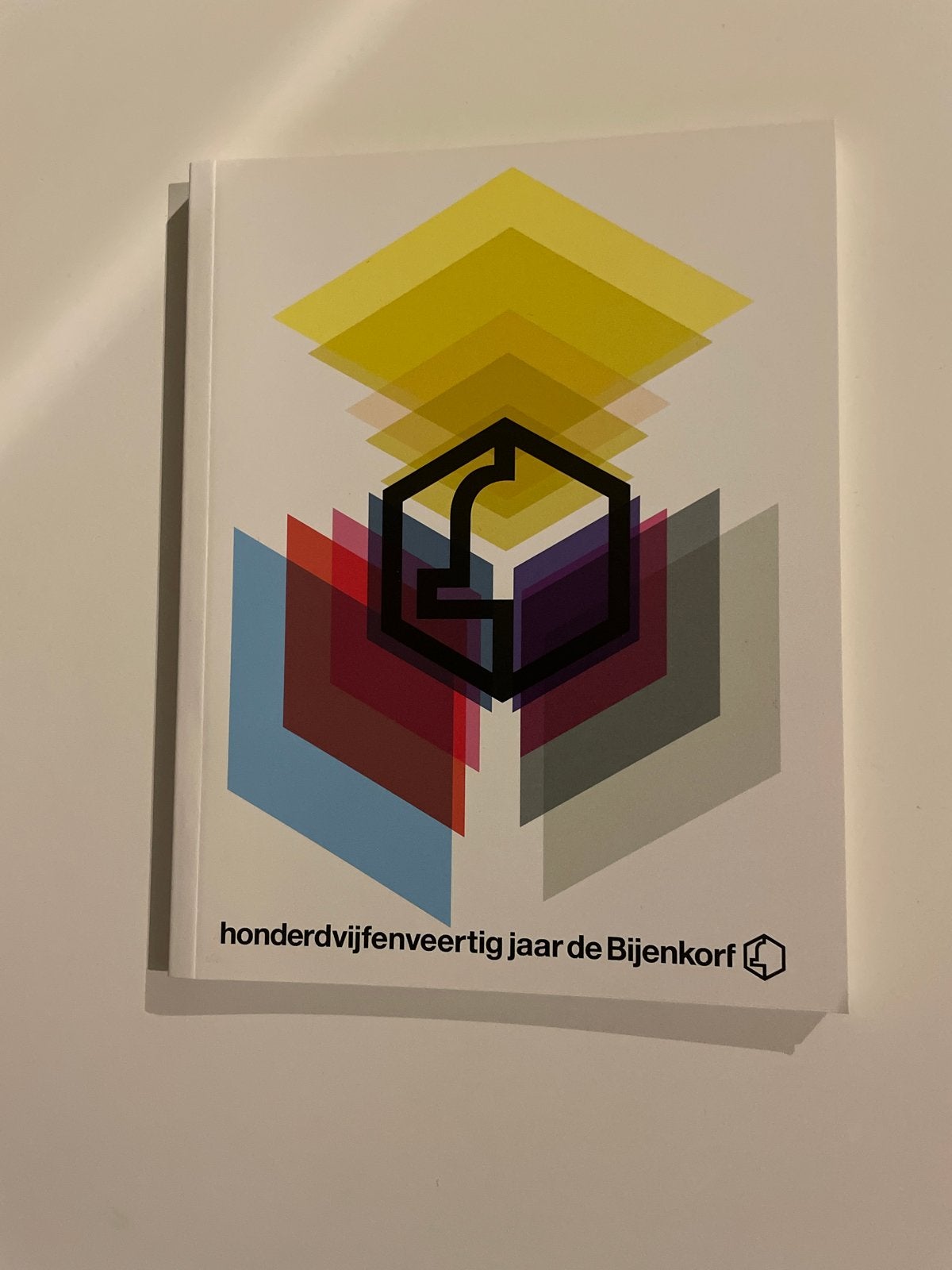 Honderdvijfenveertig jaar de Bijenkorf Boek, Ophalen of Verzenden, Zo goed als nieuw, Nederland