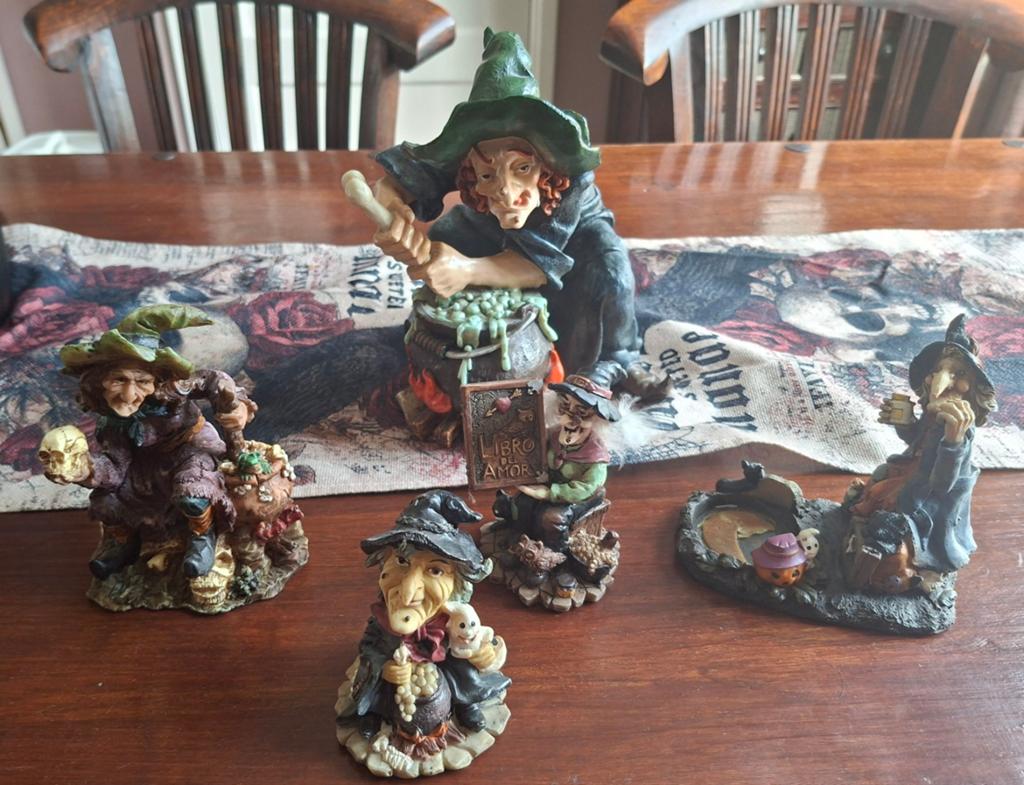 Set van 5 Heksen Beeldjes - Halloween Decoratie, Verzamelen, Beelden en Beeldjes, Ophalen