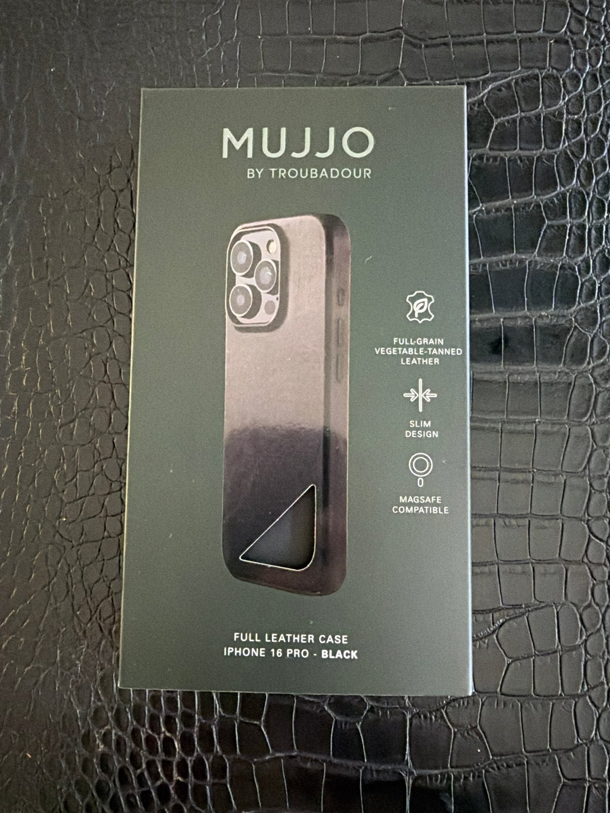 Mujjo iPhone 16 Pro Leren Hoes - Ongeopend, 2 jaar garantie, IPhone 16 Pro, Zwart, MagSafe, Overige merken