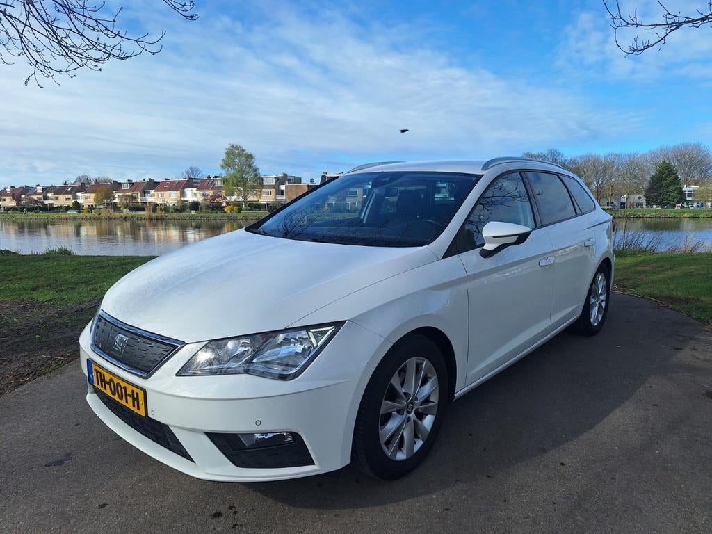 Seat Leon Station / Climate Control / Navigatie / Trekhaak, Voorwielaandrijving, Stof, Leon, Wit
