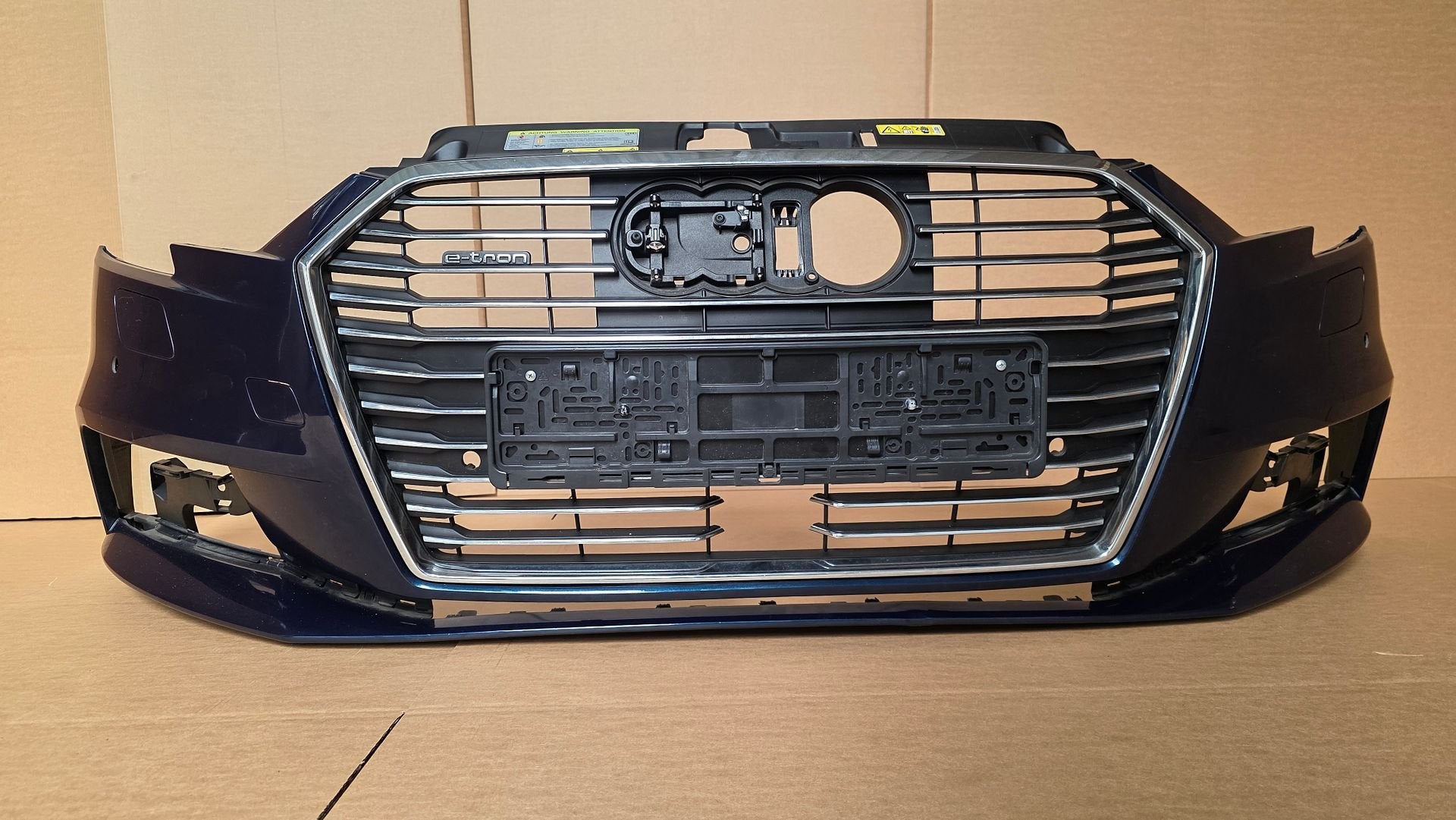 Voorbumper Audi A3 8V Facelift KLS PDC E-TRON bj.2017-2021, Auto-onderdelen, Gebruikt, -, Voor, Bumper