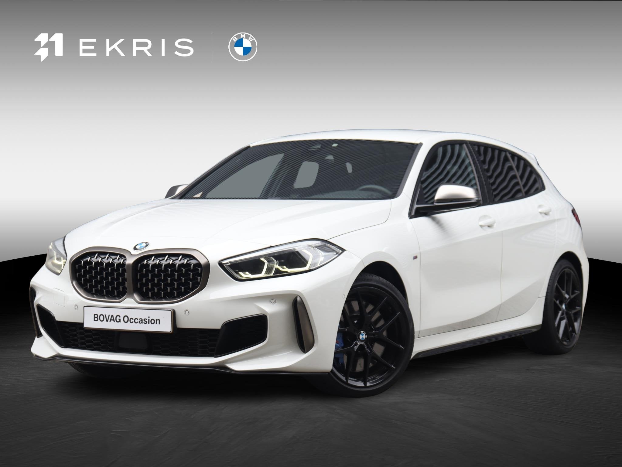 BMW 1-serie M135i xDrive | M Sport | Head-Up | Adaptief M On, Auto's, Gebruikt, Wit, Bedrijf, Vierwielaandrijving