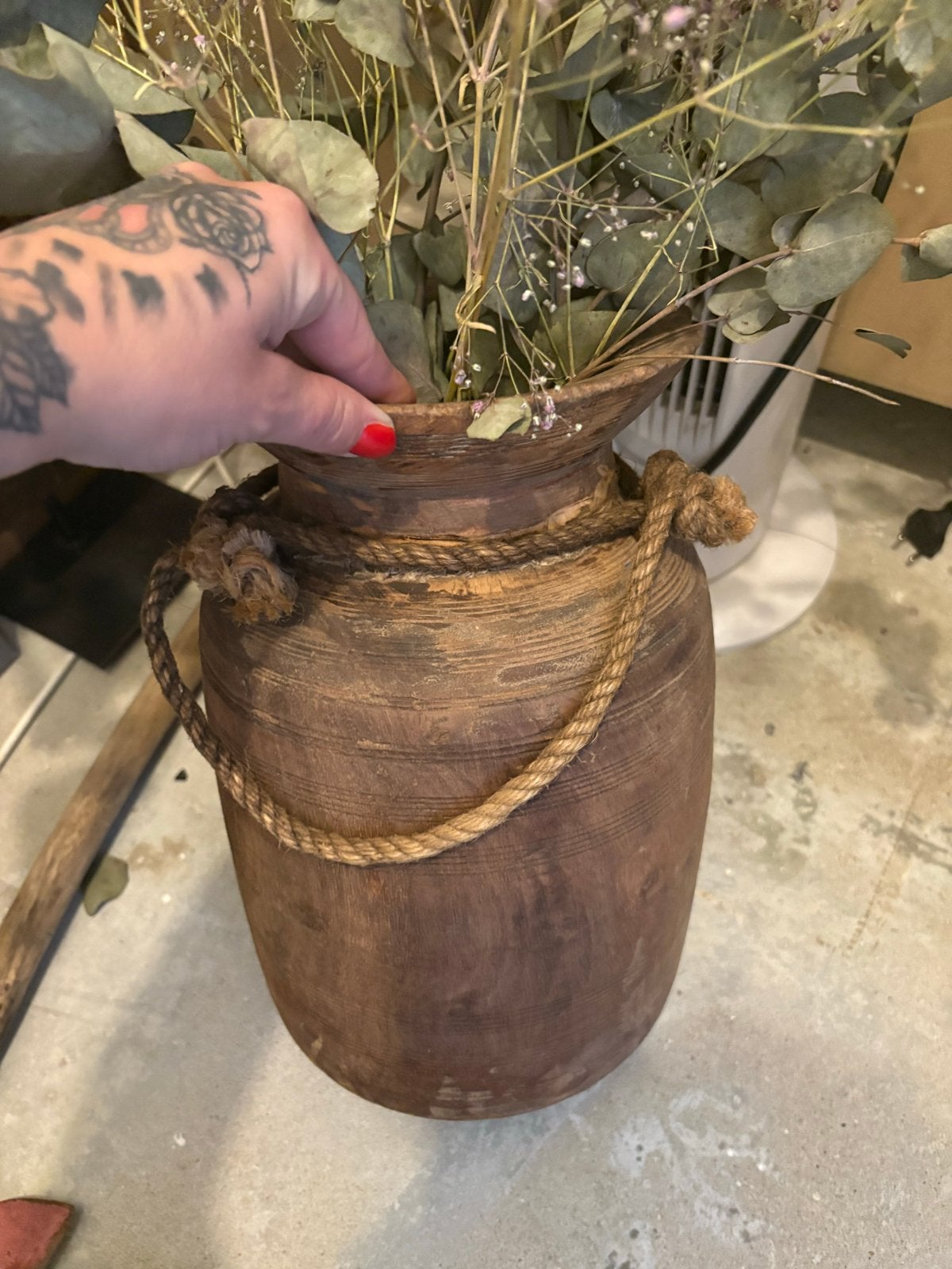 Unieke Nepalese houten pot met touw, Ophalen of Verzenden