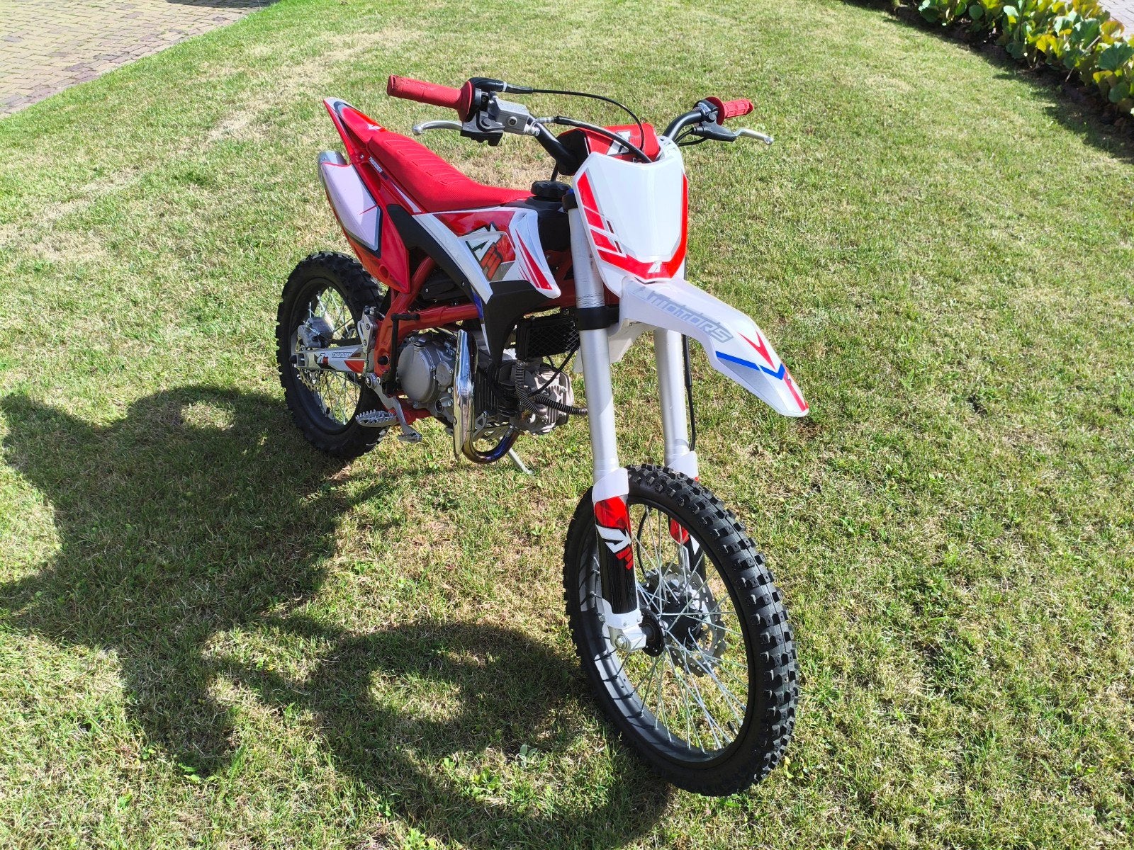 zo goed als nieuwe Apollo thunder 150cc crossmotor, Fietsen en Brommers, Brommers | Crossbrommers, Zo goed als nieuw, Overige merken