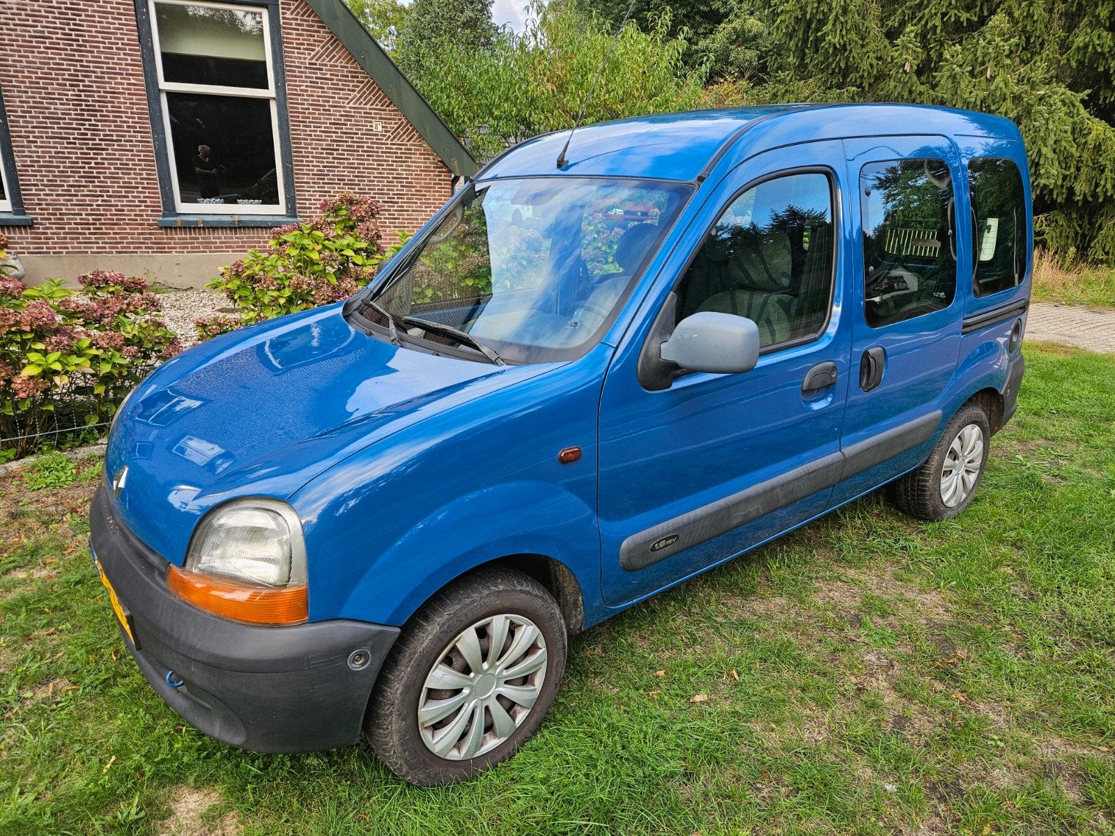 Renault Kangoo rolstoelauto 1.6 16V 70KW 2002 Blauw, Blauw, Origineel Nederlands, Handgeschakeld, Kangoo