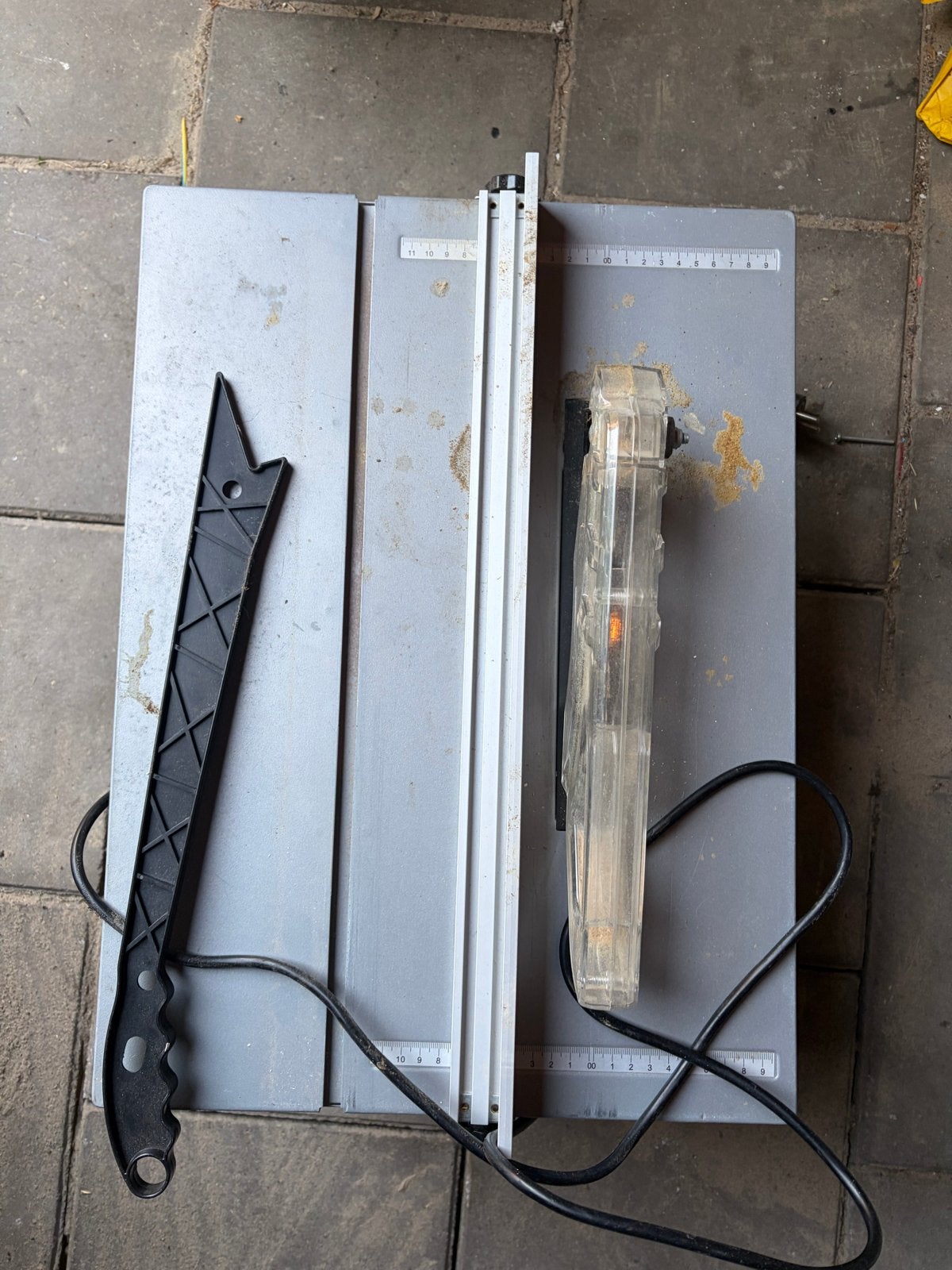 Ferm Cirkelzaag - Compact en Krachtig, Ophalen, Gebruikt, Cirkelzaag, 600 tot 1200 watt
