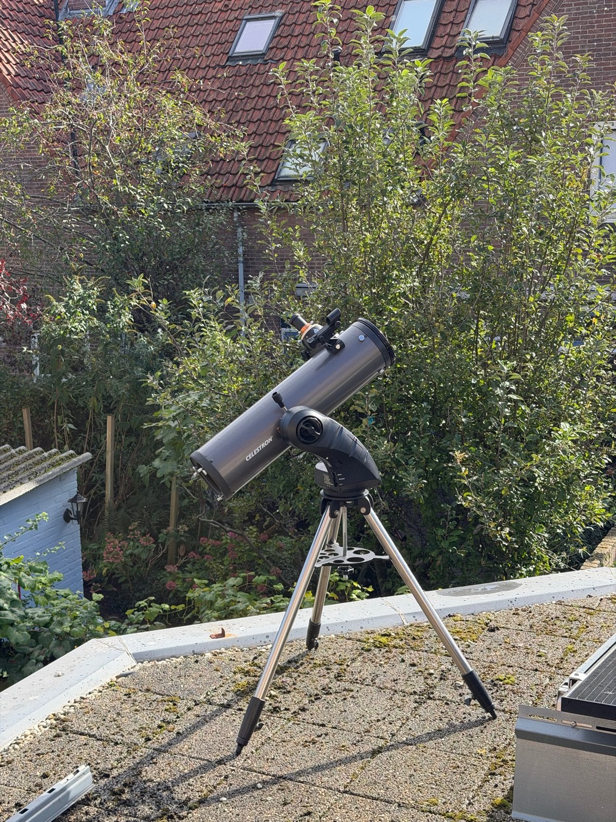 Celestron130SLT+WiFi GoTo (SynScan)+oculairset & accessoires, Gebruikt, 80 tot 200 mm, Met statief, Spiegeltelescoop (reflector)