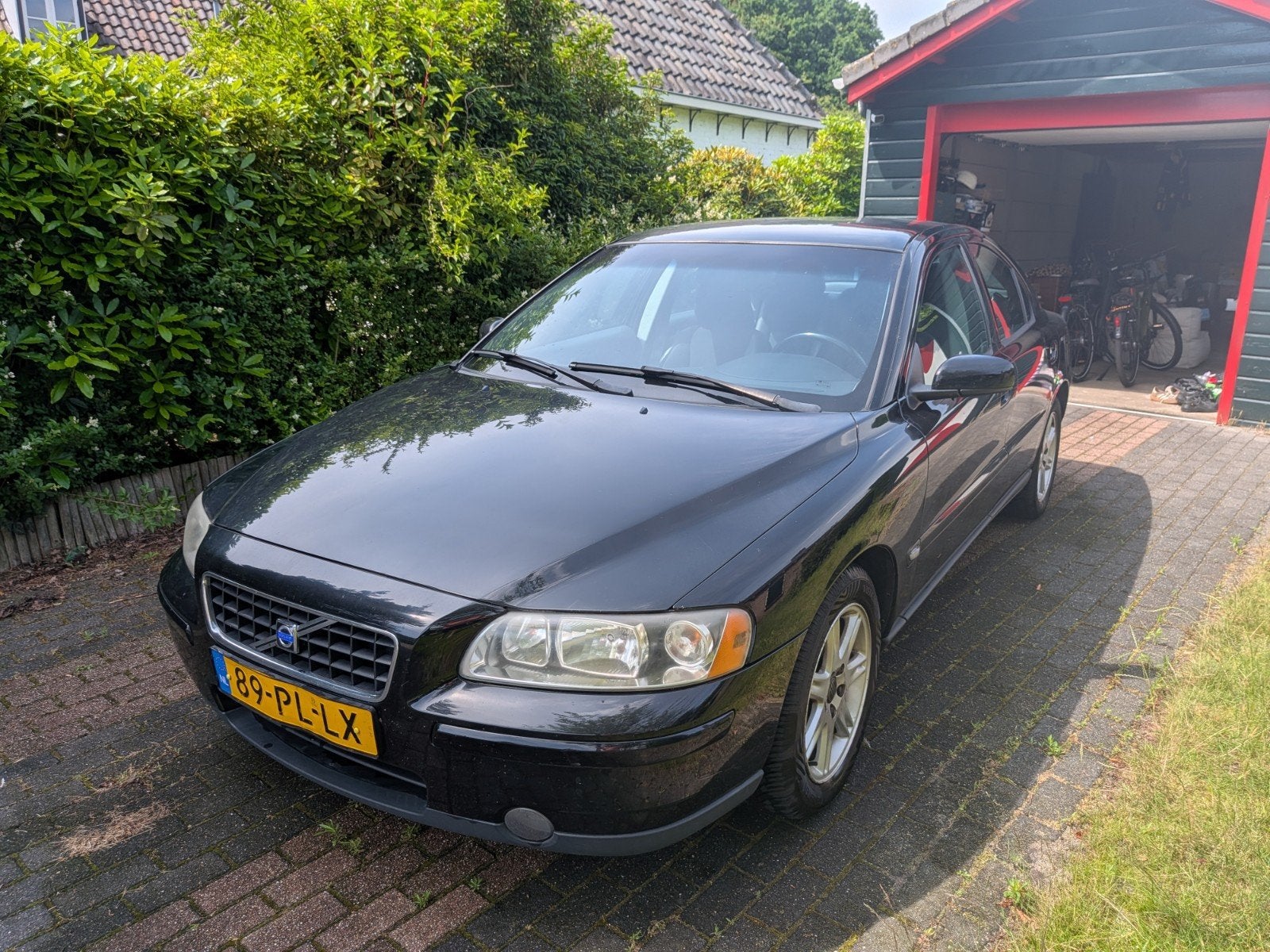 Volvo S60 2.4 170PK AUT 2004 Zwart, Auto's, Zwart, Zwart, 75 €/maand, 2435 cc