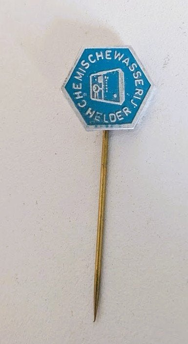 volmetaal speld Wasserij Helder, Hoogeveen, Verzamelen, Ophalen of Verzenden, Overige onderwerpen, Speldje of Pin