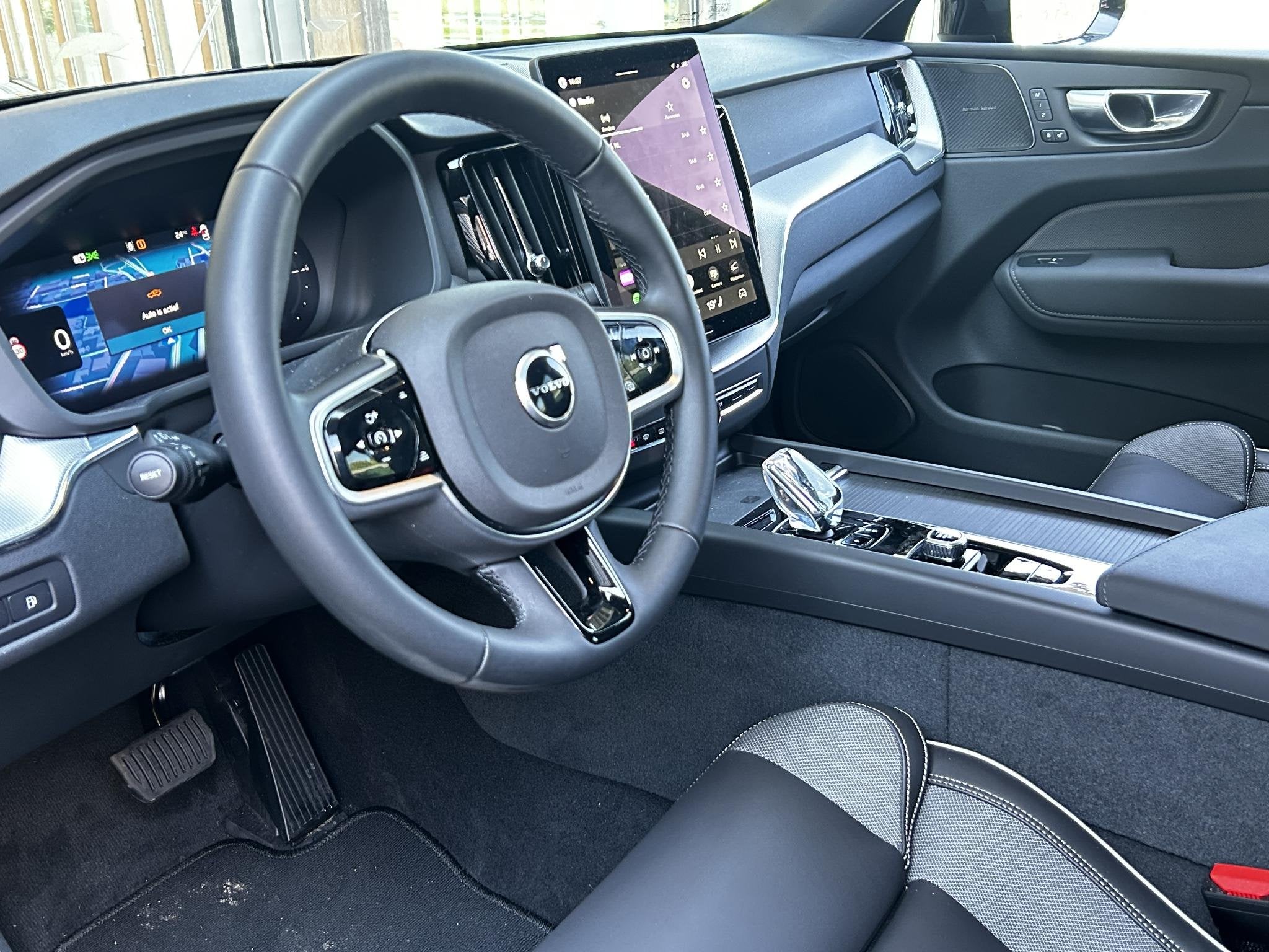Volvo XC60 2.0 T8 Plug-in hybrid AWD Plus Black Edition Harm, Automaat, Gebruikt, 4 cilinders, Zwart