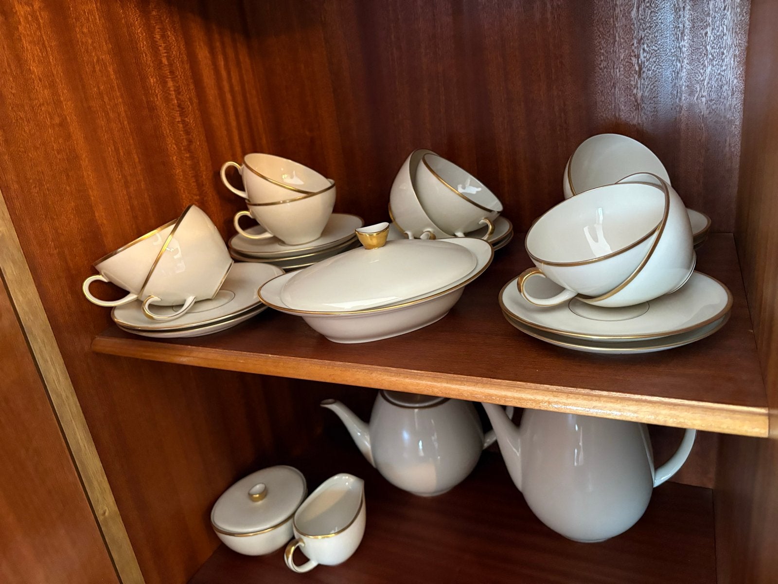 Eschenbach Vintage porseleinen servies met gouden rand, Ophalen of Verzenden, Zo goed als nieuw, Overige stijlen, Porselein