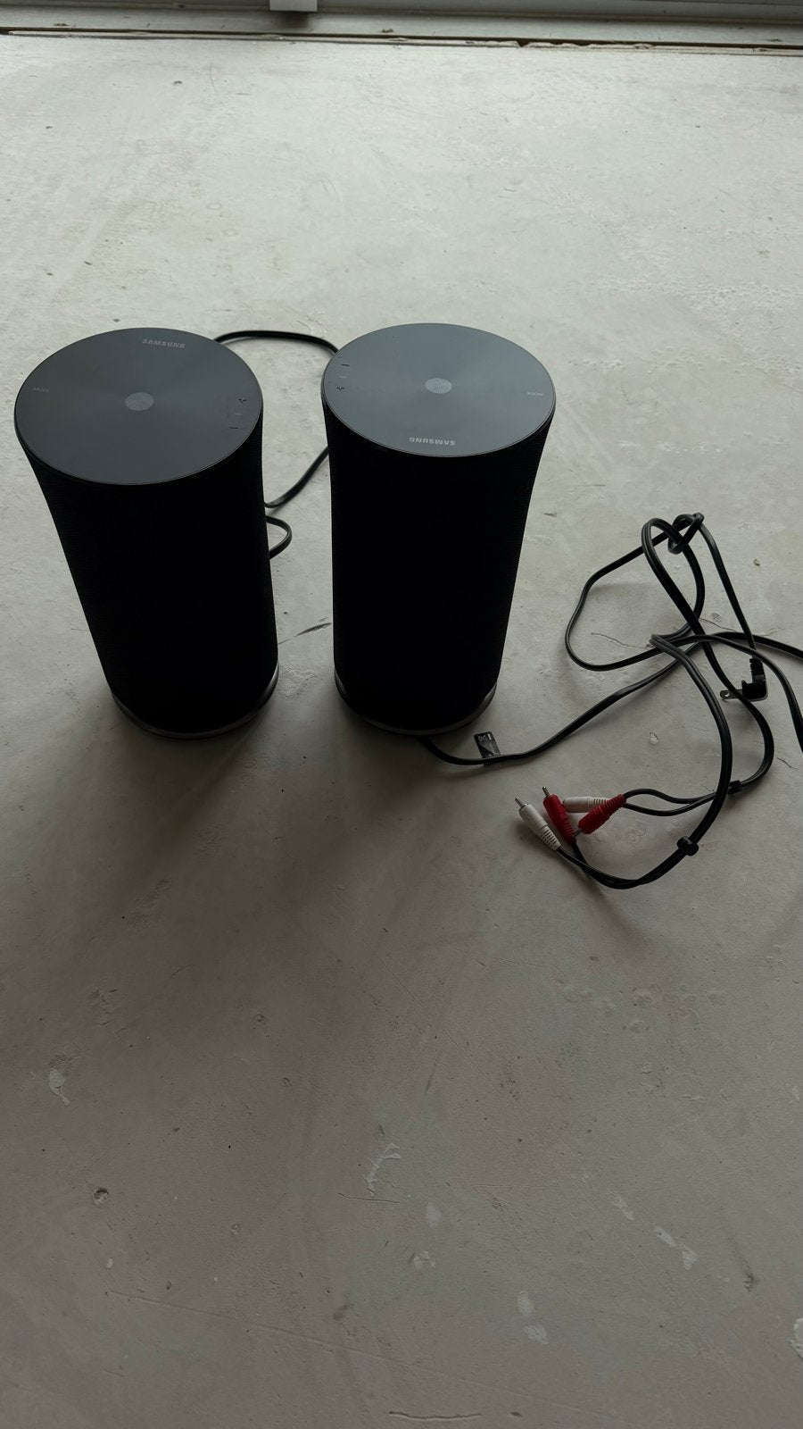 Samsung R1 WAM1500 Draadloze 360 Multiroom Speakers (2 stuk, WiFi, Ophalen, Zo goed als nieuw, Slimme speaker