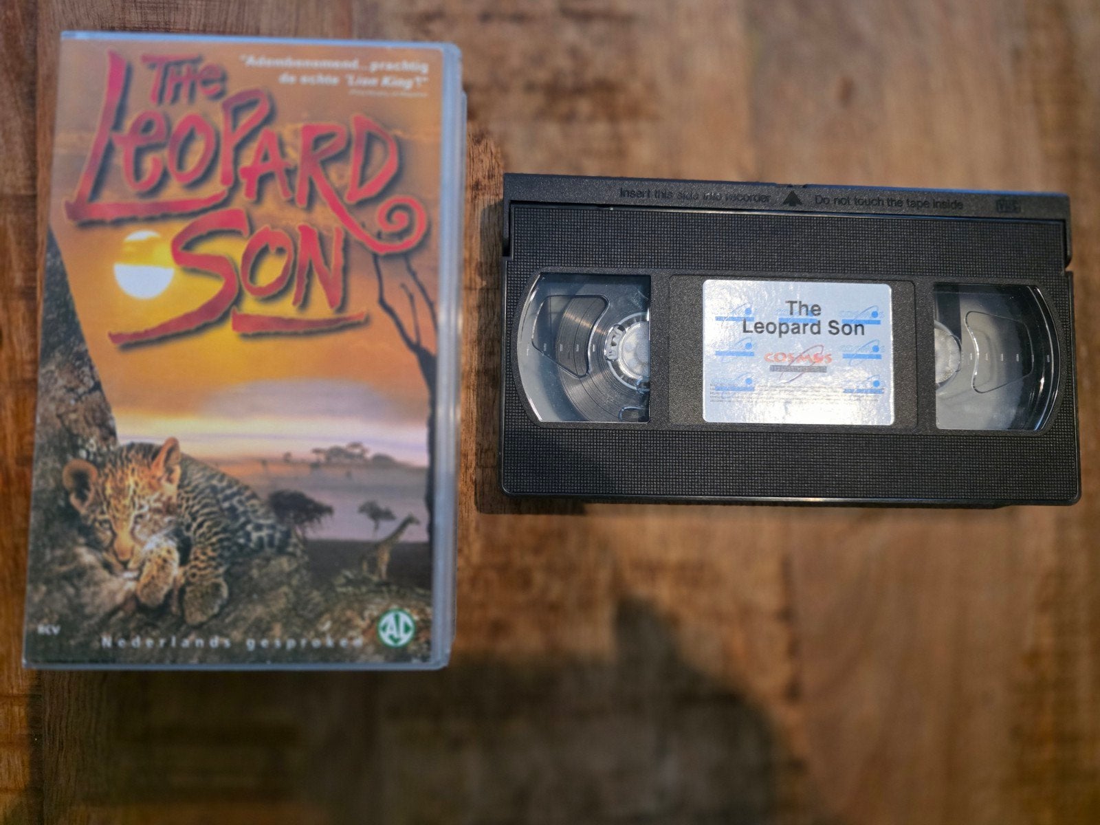 The Leopard Son VHS - Nederlands gesproken, Cd's en Dvd's, VHS | Film, Gebruikt, Documentaire, VHS, Nederlands ondertiteld, Alle leeftijden