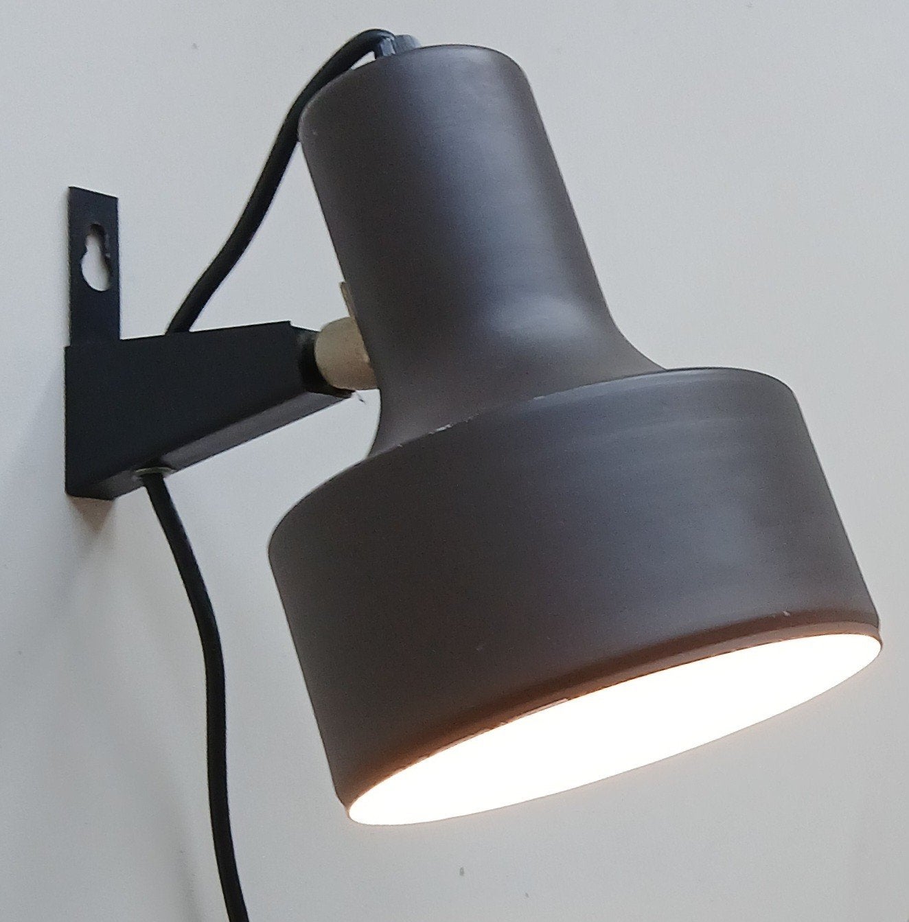 Vintage, jaren 60/70 wandlamp/wandspot, donkerbruin, Anvia, Anvia, Gebruikt, Bruin, Metaal