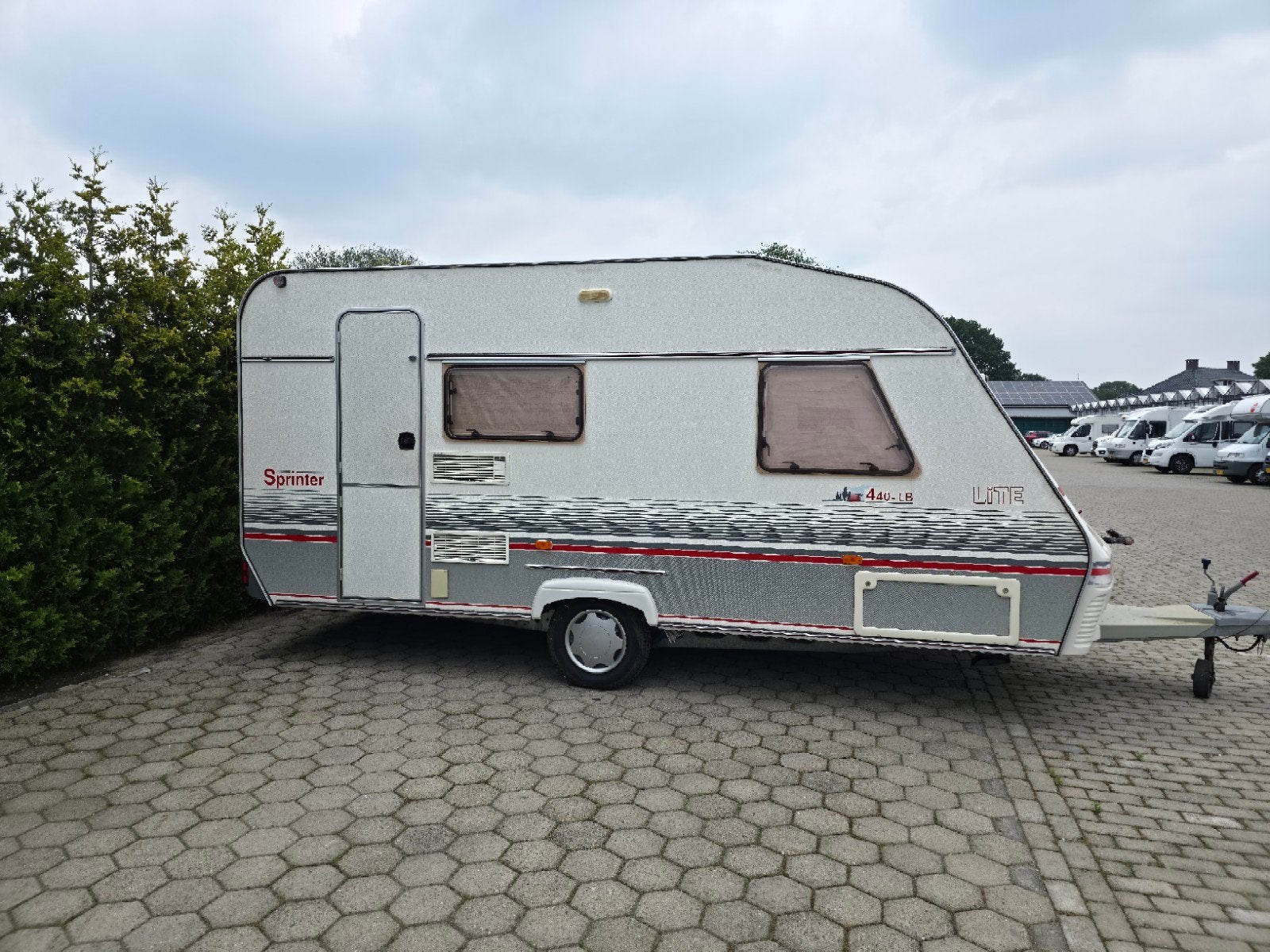Beyerland 440 caravan - Compact en compleet, Beyerland, Frans bed