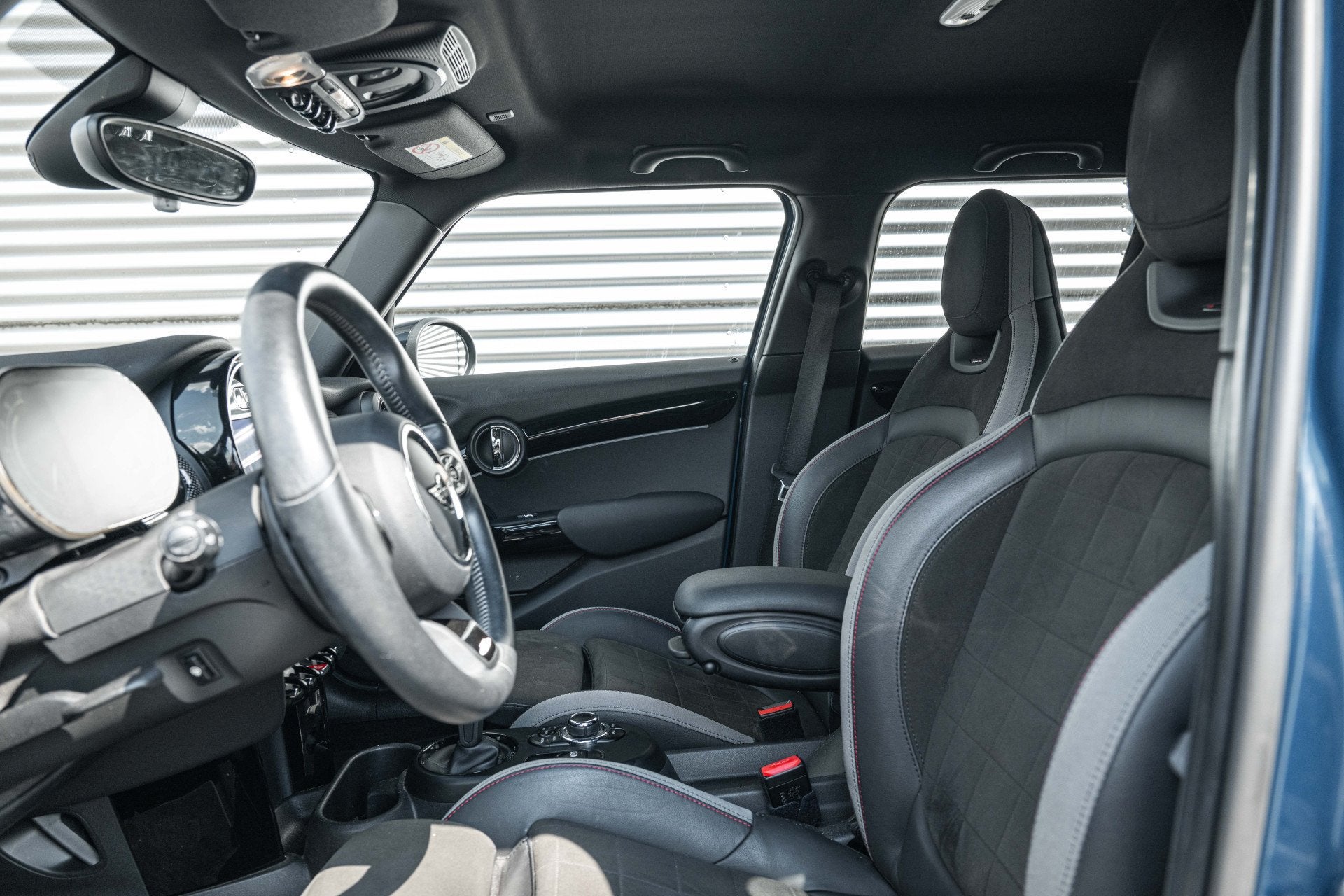 MINI Hatchback Cooper S John Cooper Works Automaat / Comfort, Gebruikt, 4 cilinders, Leder en Stof, Origineel Nederlands