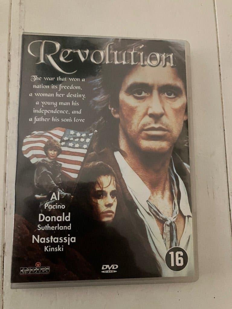 Revolution, Vanaf 16 jaar, Ophalen of Verzenden, Zo goed als nieuw