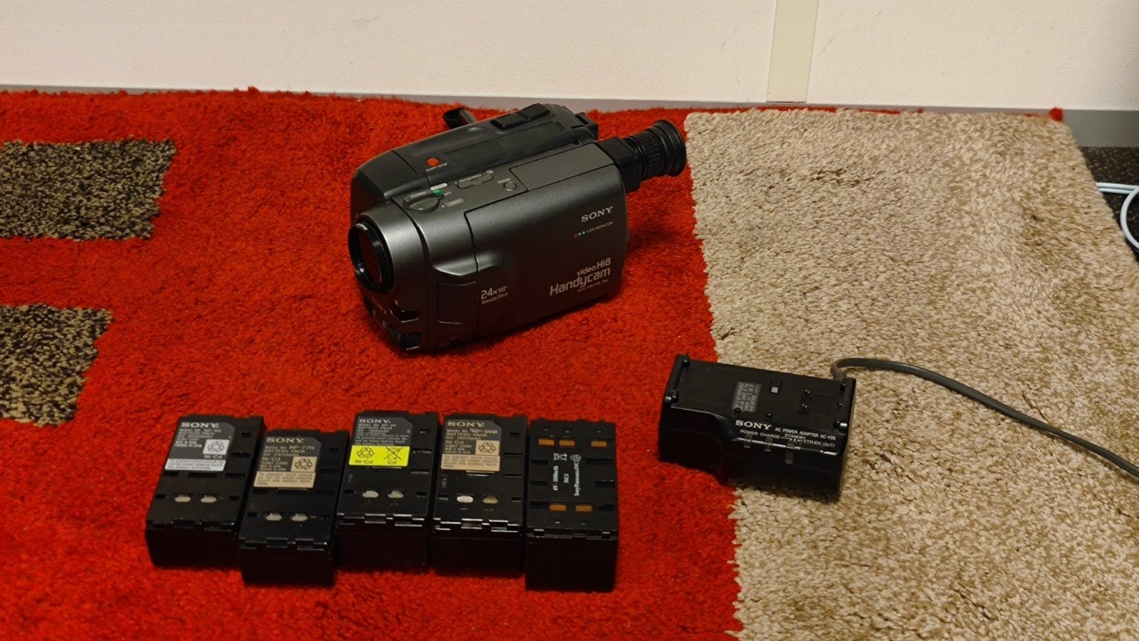 Sony handicam ccd trv70e, Ophalen of Verzenden, Sony, Externe microfoon, 20x of meer