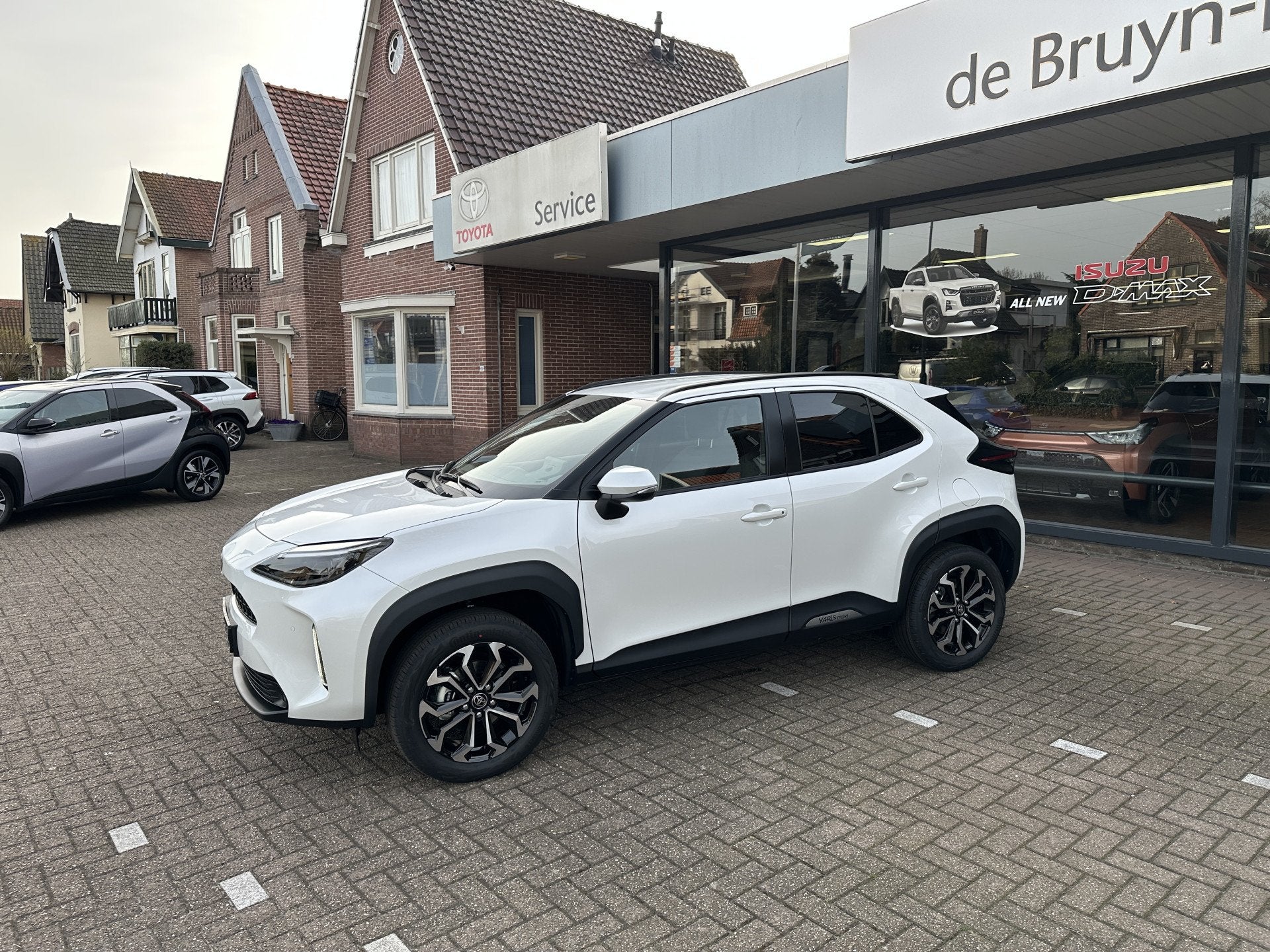 Toyota Yaris Cross 1.5 Hybrid 130 Dynamic + Comfort Pack dod, Gebruikt, Zwart, 24 maanden, Bedrijf