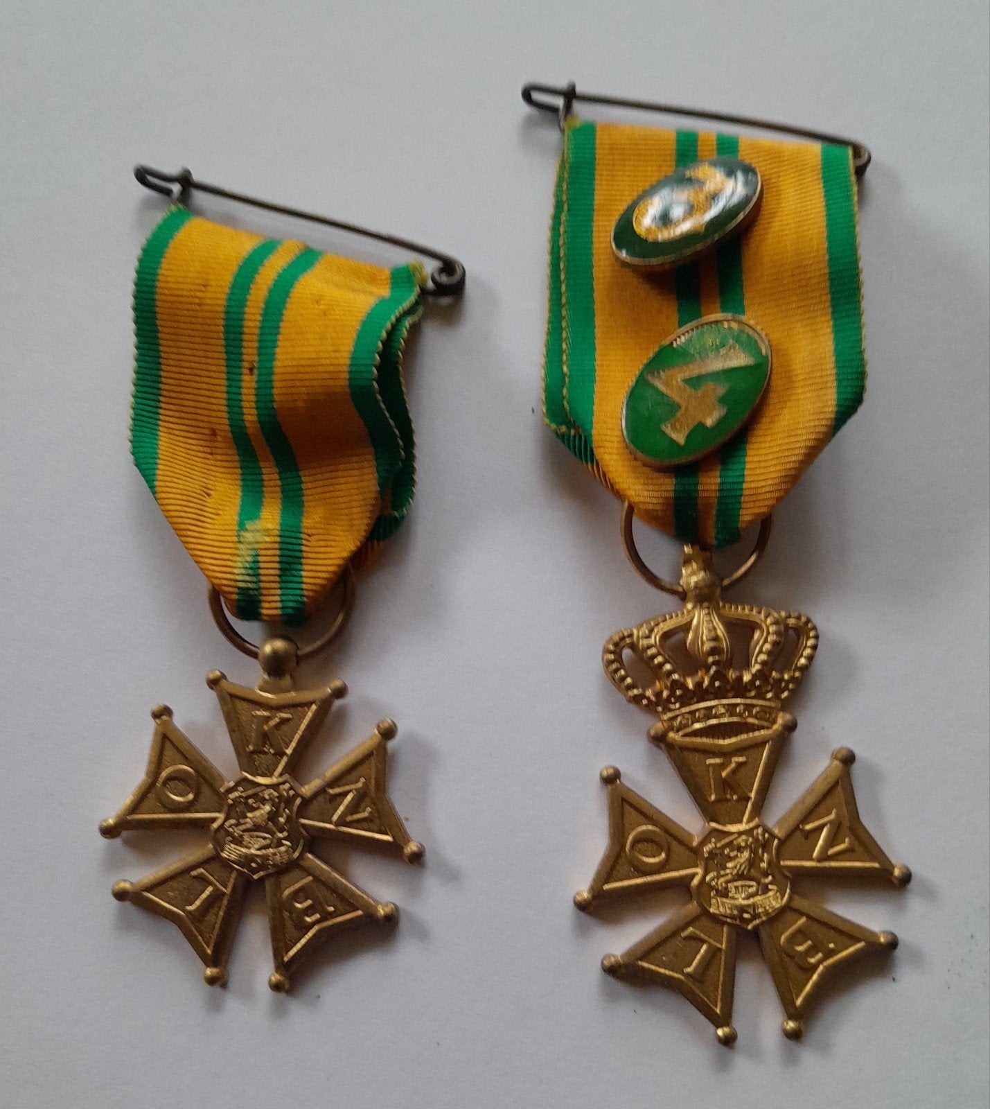 KNBLO Nijmeegse vierdaagse medailles., Verzamelen, Ophalen of Verzenden, Landmacht, Nederland, Lintje, Medaille of Wings