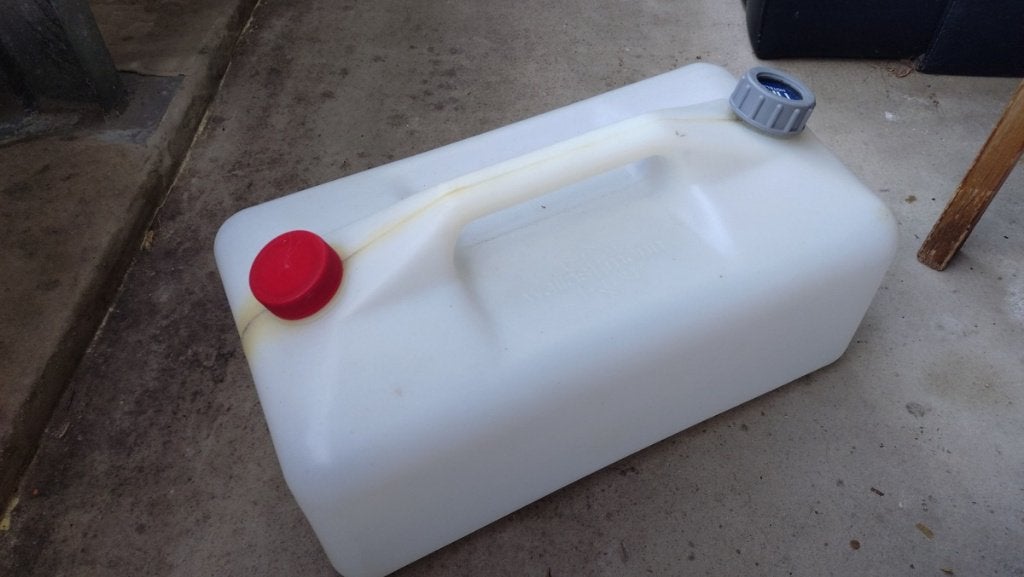 2 Wallas brandstoftanks / jerrycans 5 liter en 10 liter Teab, Ophalen, Gebruikt, Onderhoud en Reparatie