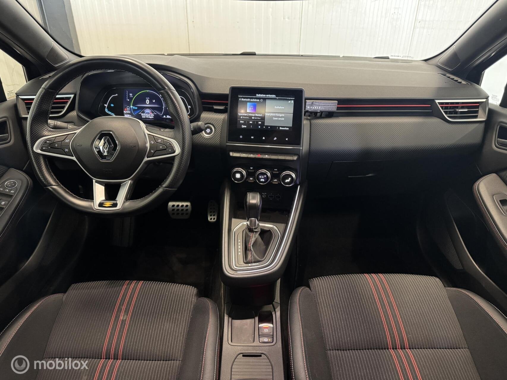 Renault Clio 1.6 E-Tech Hybrid 140 R.S. | PDC | Carplay, Gebruikt, 4 cilinders, 23 km/l, Bedrijf
