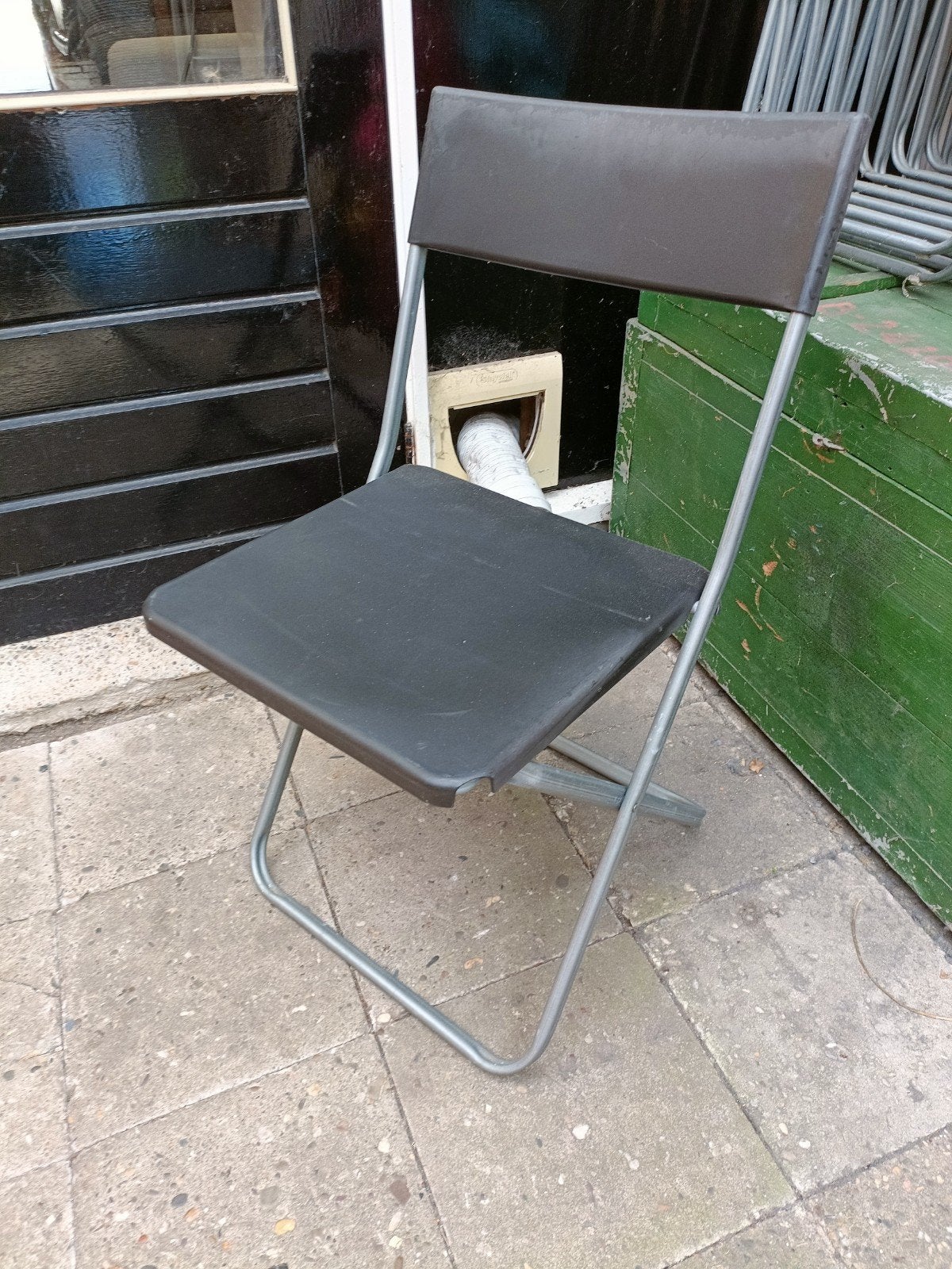 Set van 8 zwarte klapstoelen met metalen frame, Huis en Inrichting, Stoelen, Ophalen, Gebruikt, Zwart, Praktisch, Functioneel