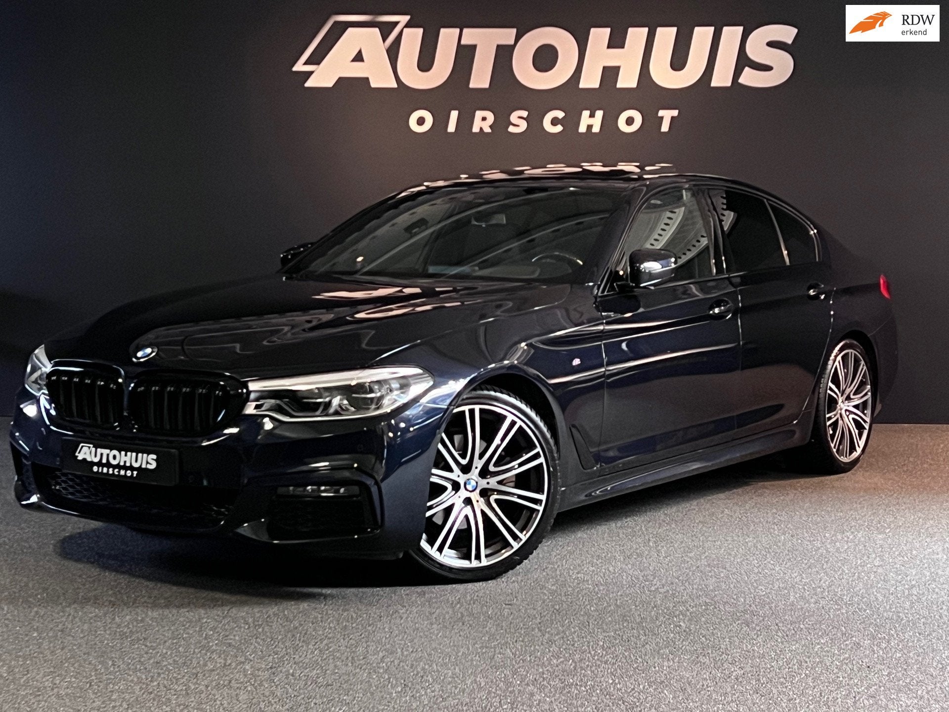 BMW 5-serie 520i High Executive Edition/M Pakket/Pano/Memory, Auto's, Automaat, 1998 cc, Achterwielaandrijving, Gebruikt
