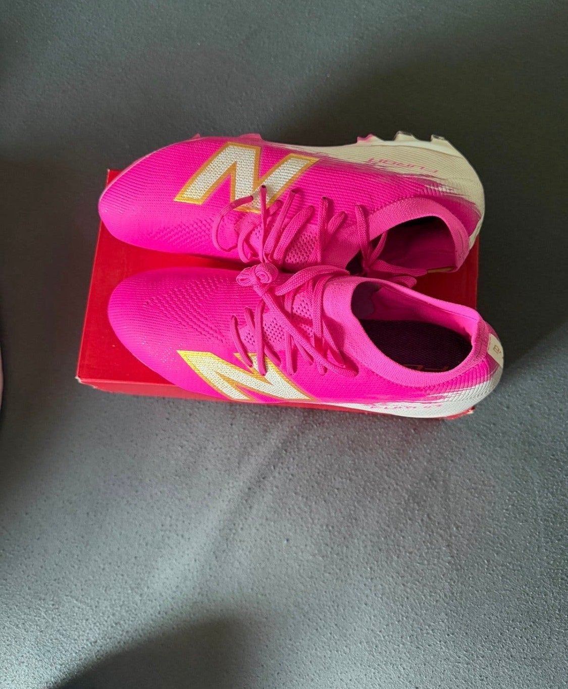 New Balance Furon V7 Pro FG voetbalschoenen roze, Ophalen of Verzenden, Zo goed als nieuw, Schoenen