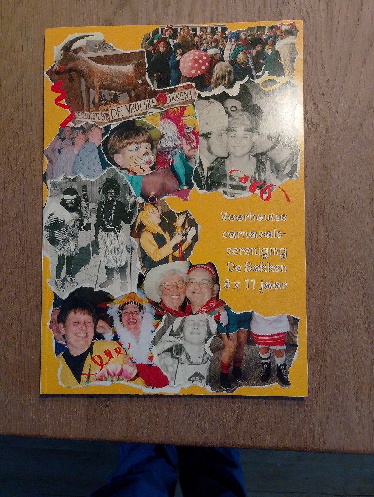 Voorhoutse carnavalsvereniging DE BOKKEN 3 x 11 jaar., Ophalen of Verzenden, 20e eeuw of later, Zo goed als nieuw